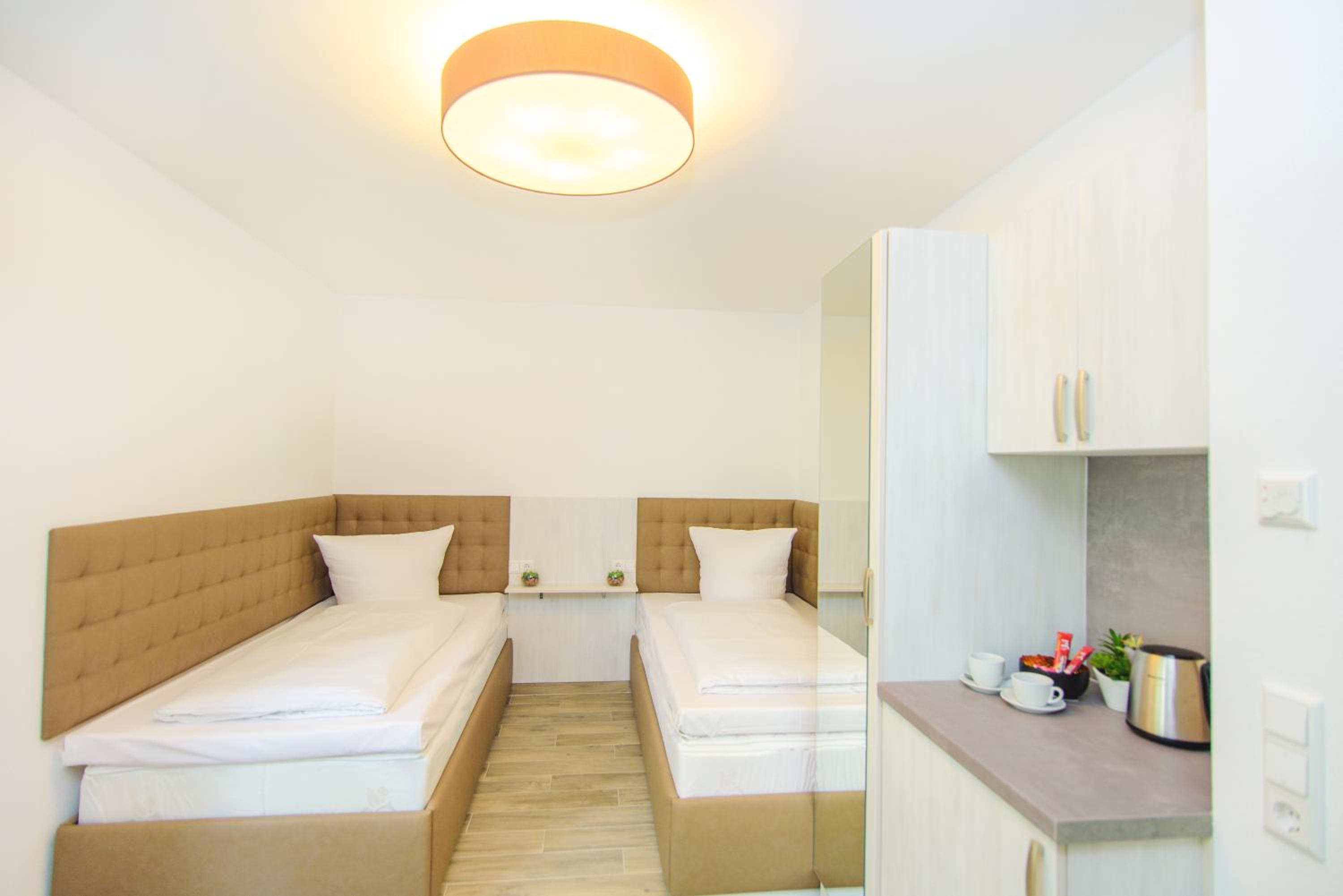 Twin Room with Shower photo 1