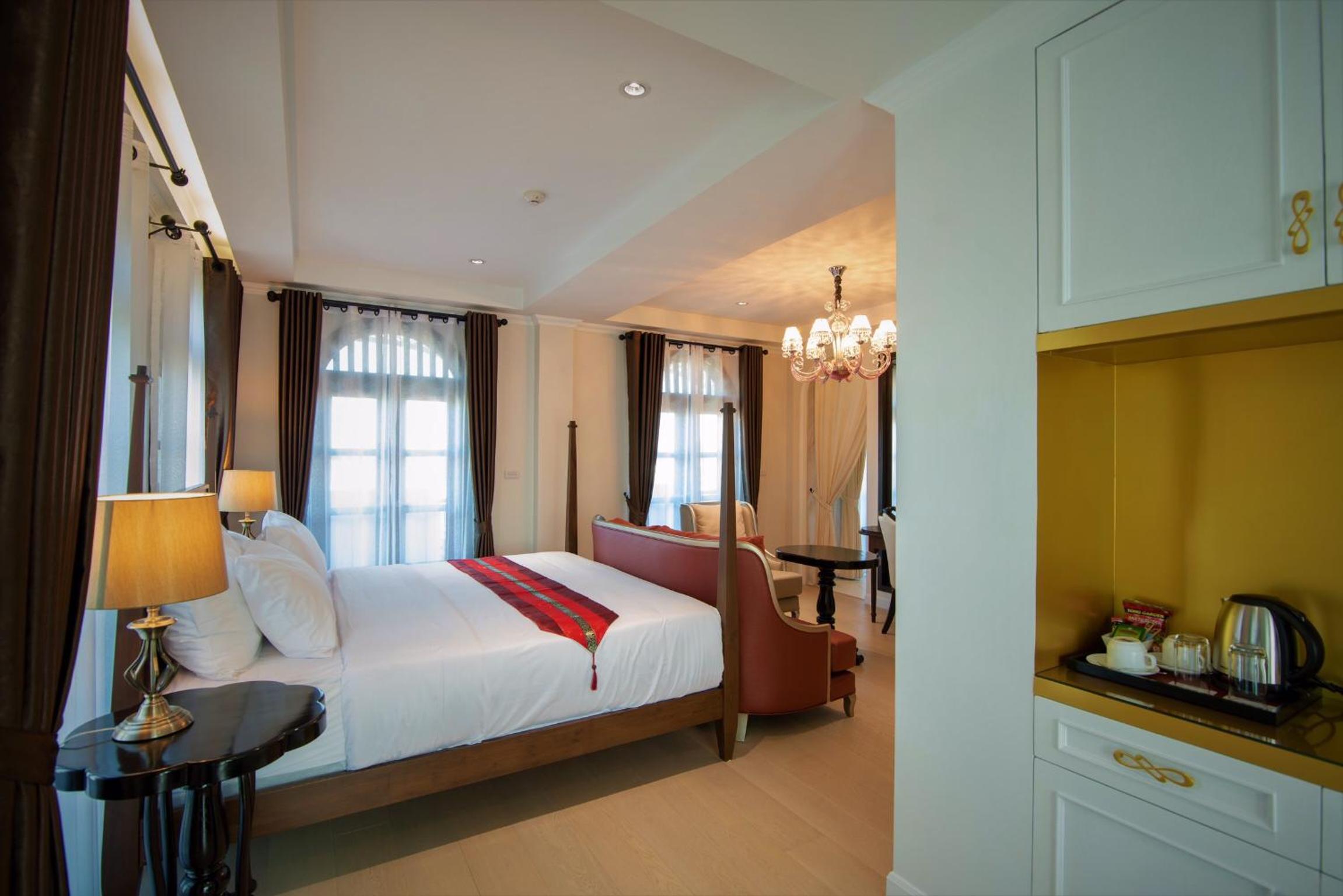 King Room with Spa Bath - Photo 13