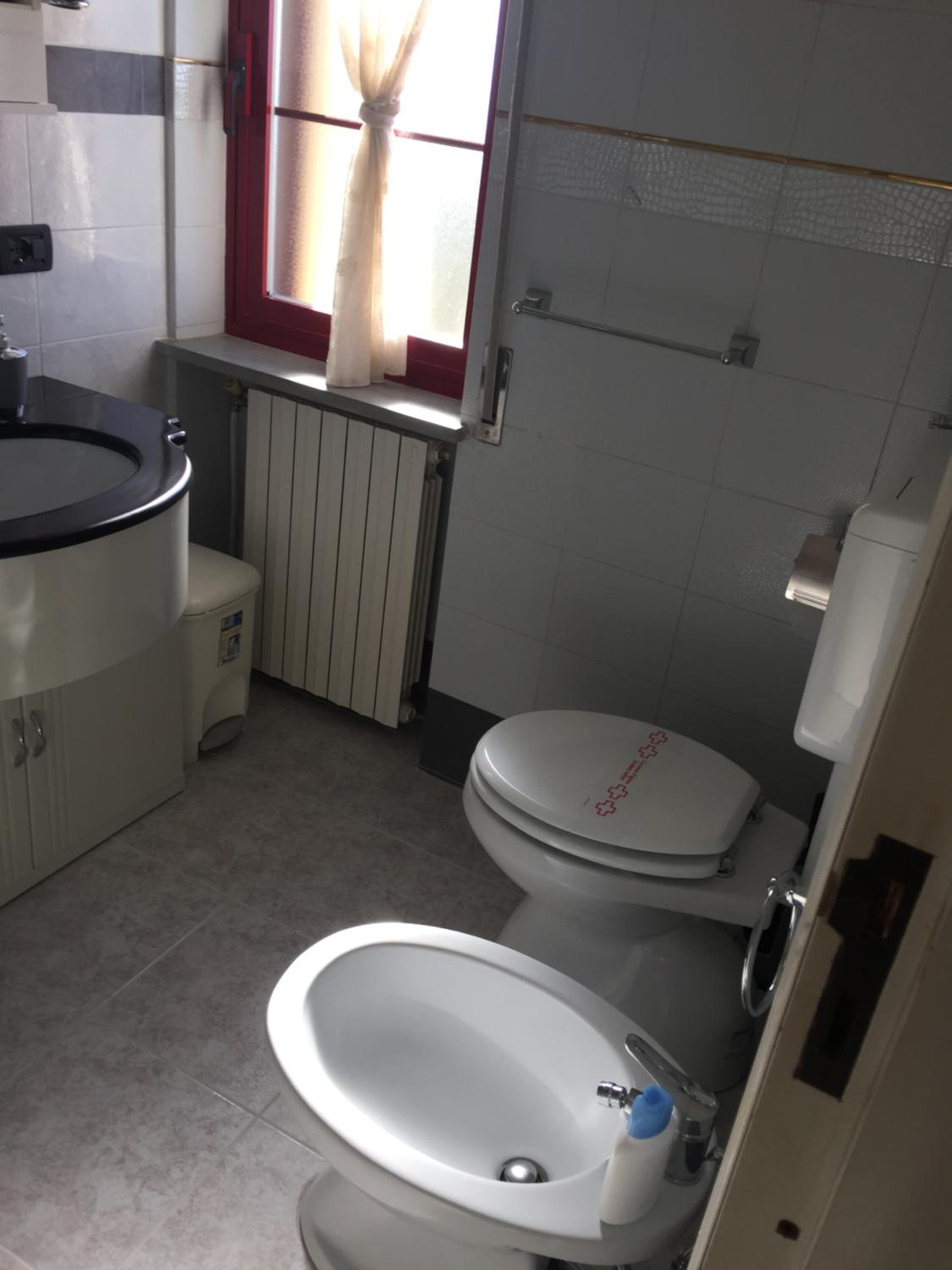 Double Room with Private Bathroom - Photo 3