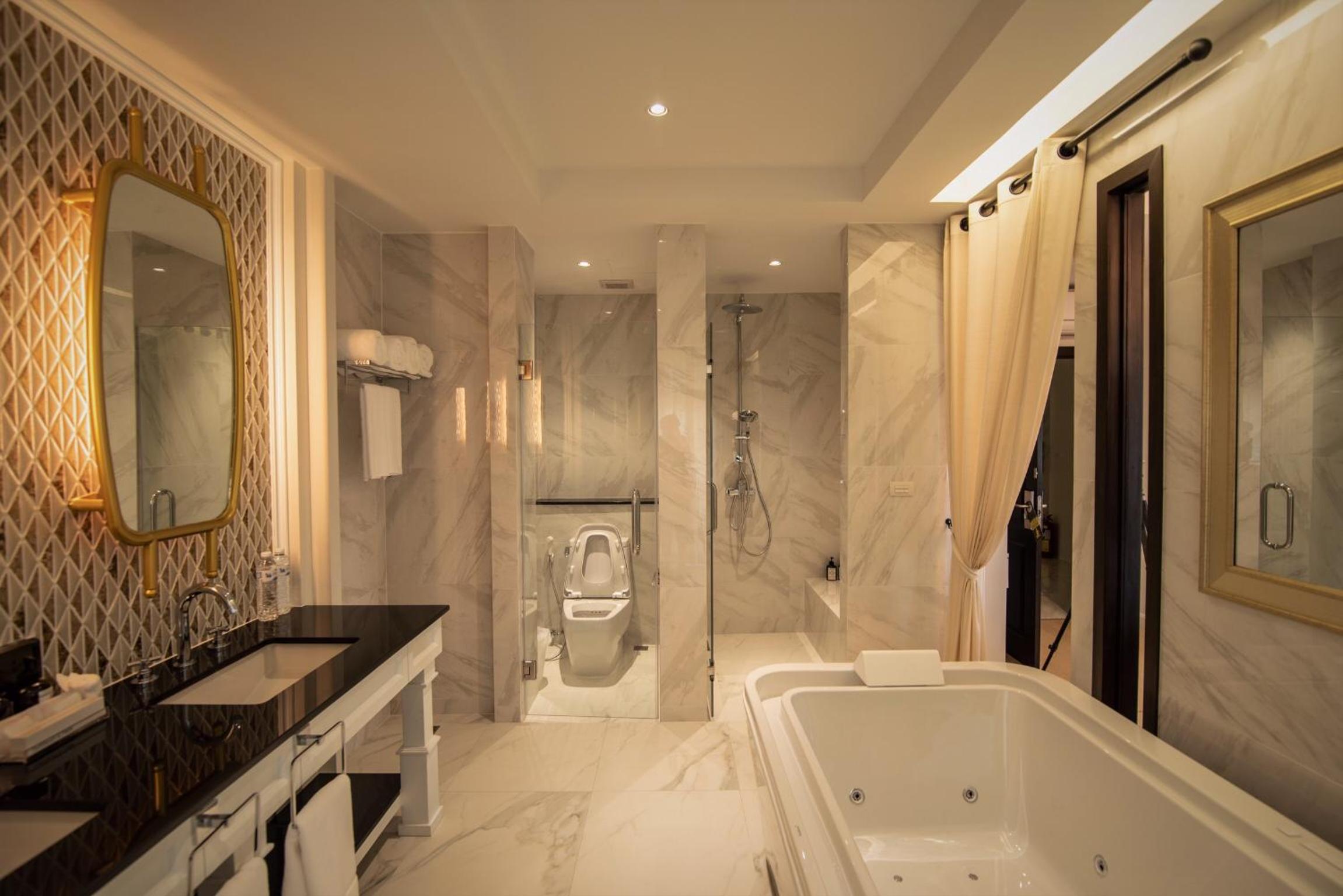 King Room with Spa Bath - Photo 19