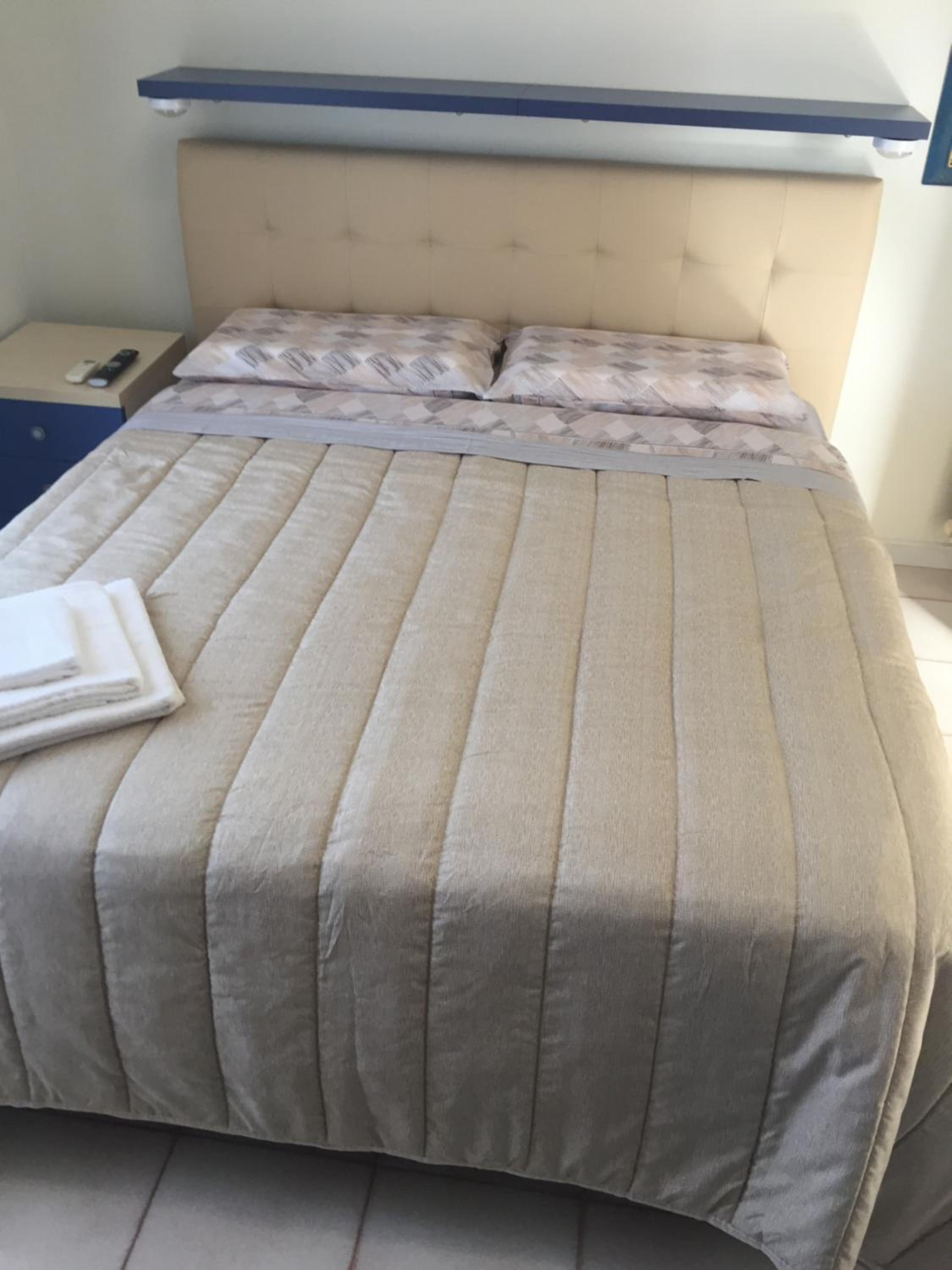 Double Room with Private Bathroom - Photo 6