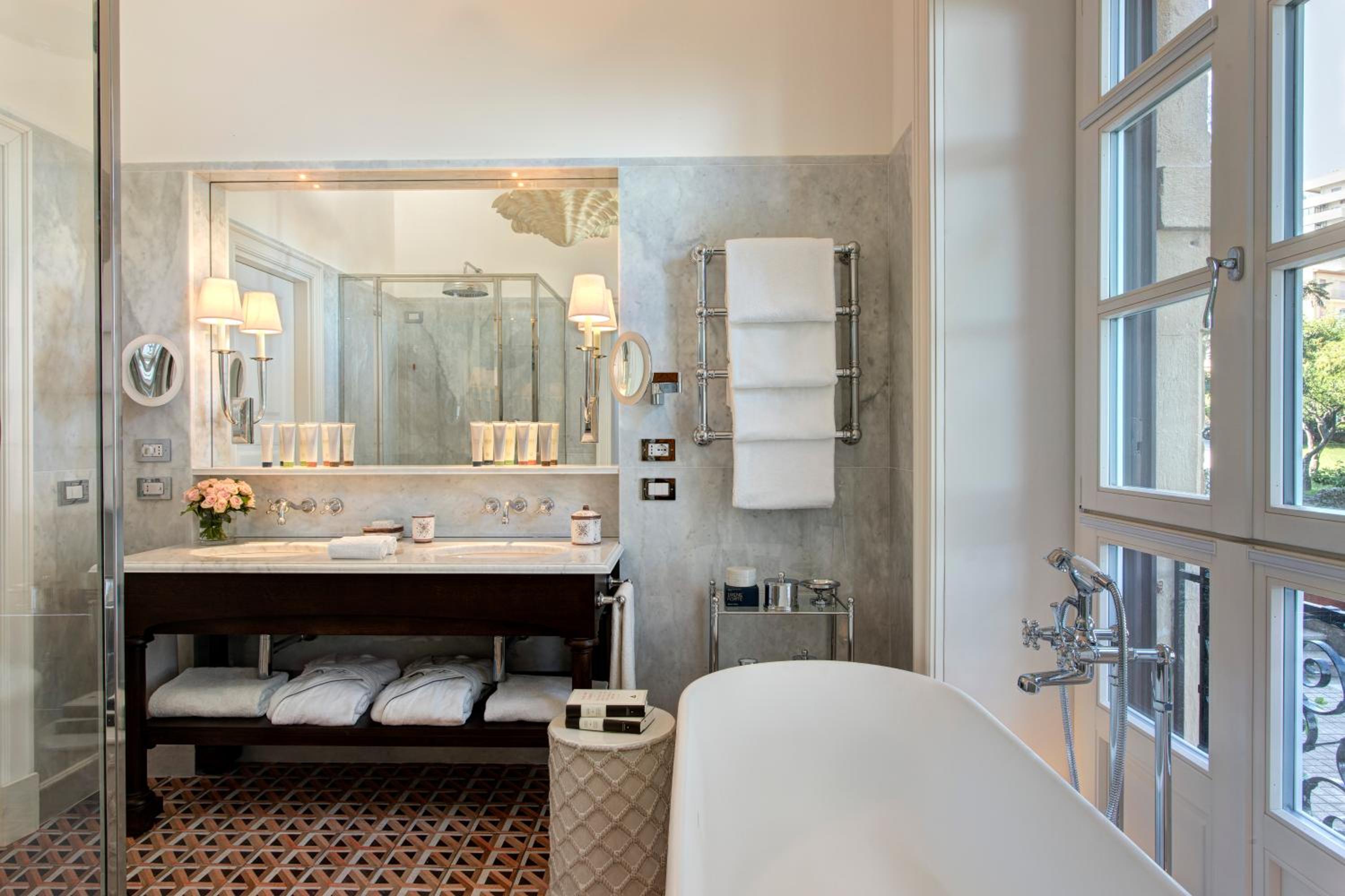 Suite with Sea View - Photo 2
