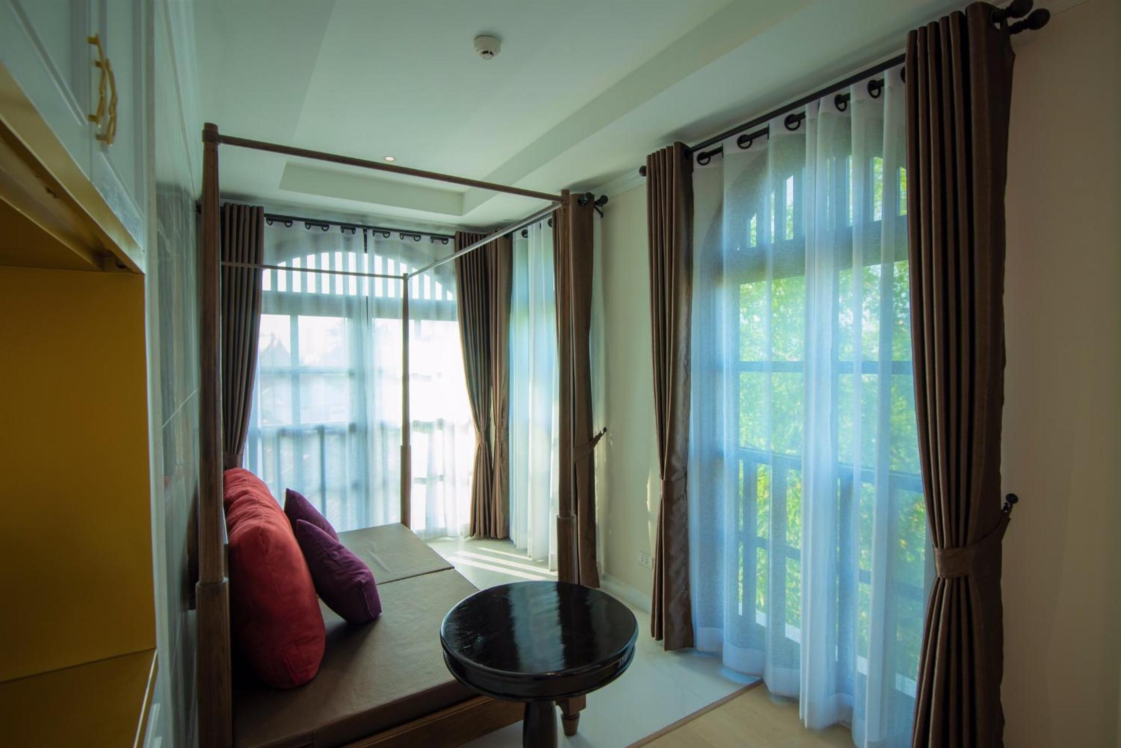 King Room with Spa Bath - Photo 8