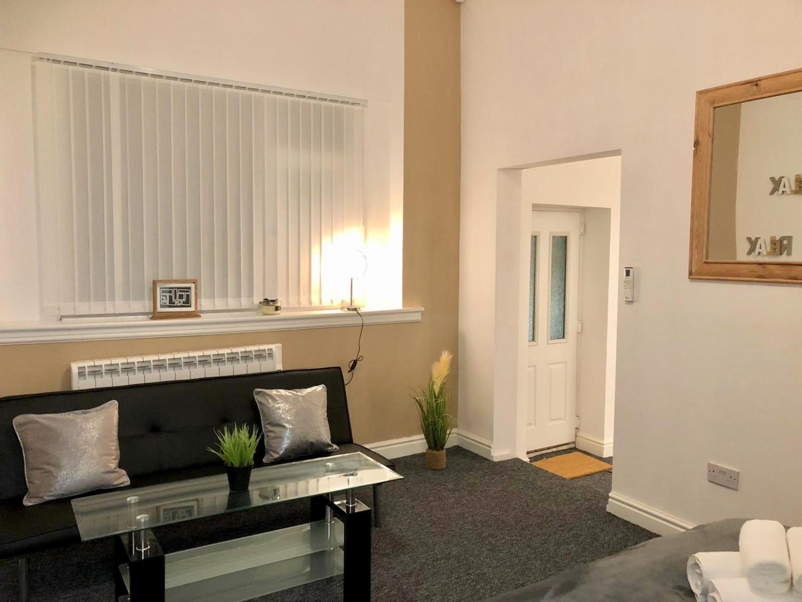 One-Bedroom Apartment - Photo 11