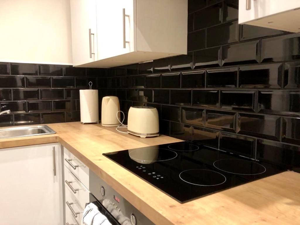 Studio Apartment - Photo 15