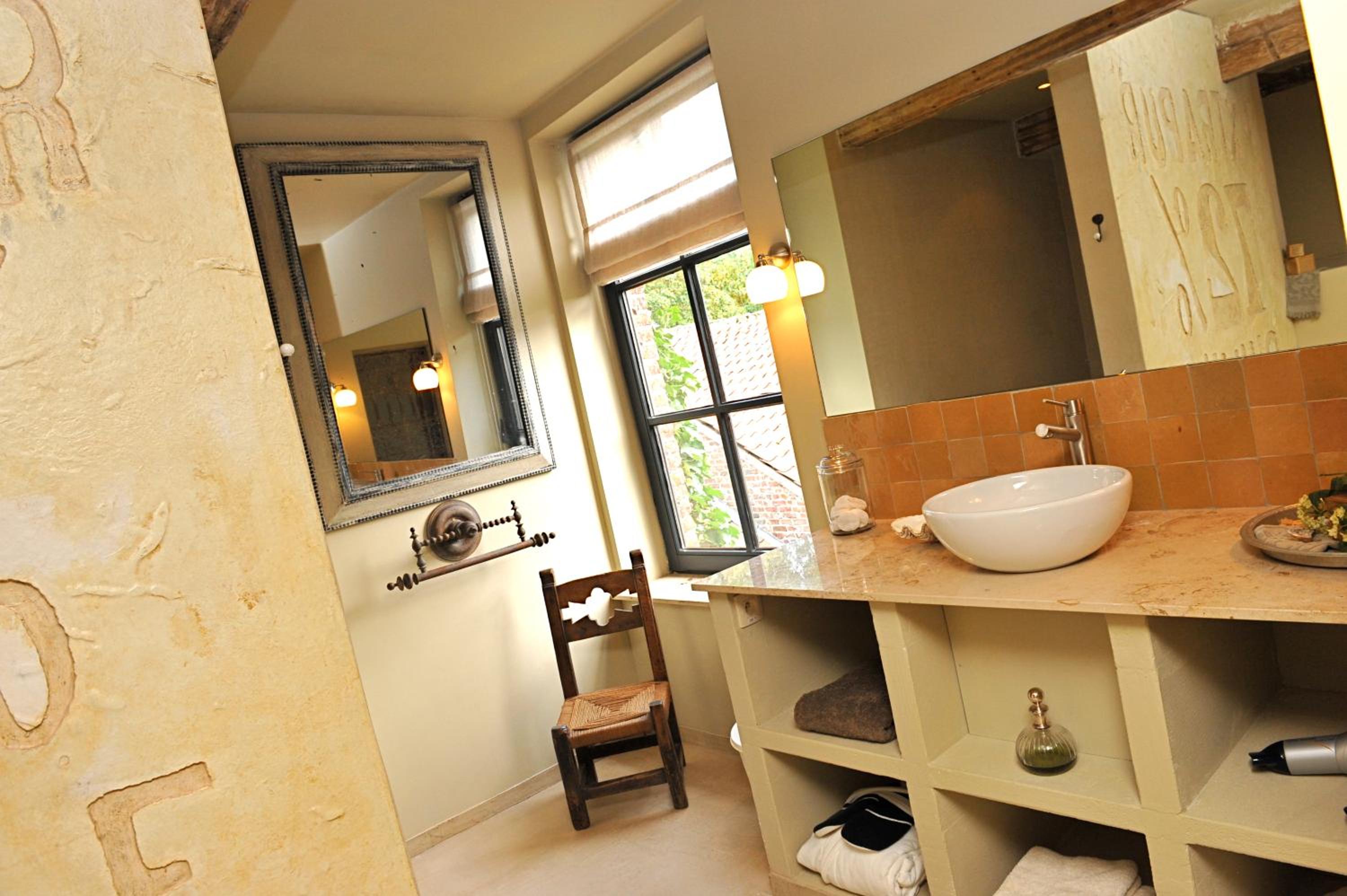Deluxe King Room photo 2