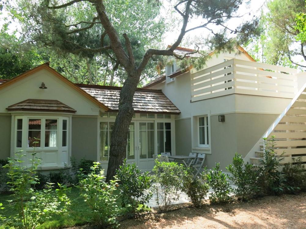 Three-Bedroom Cottage photo 2