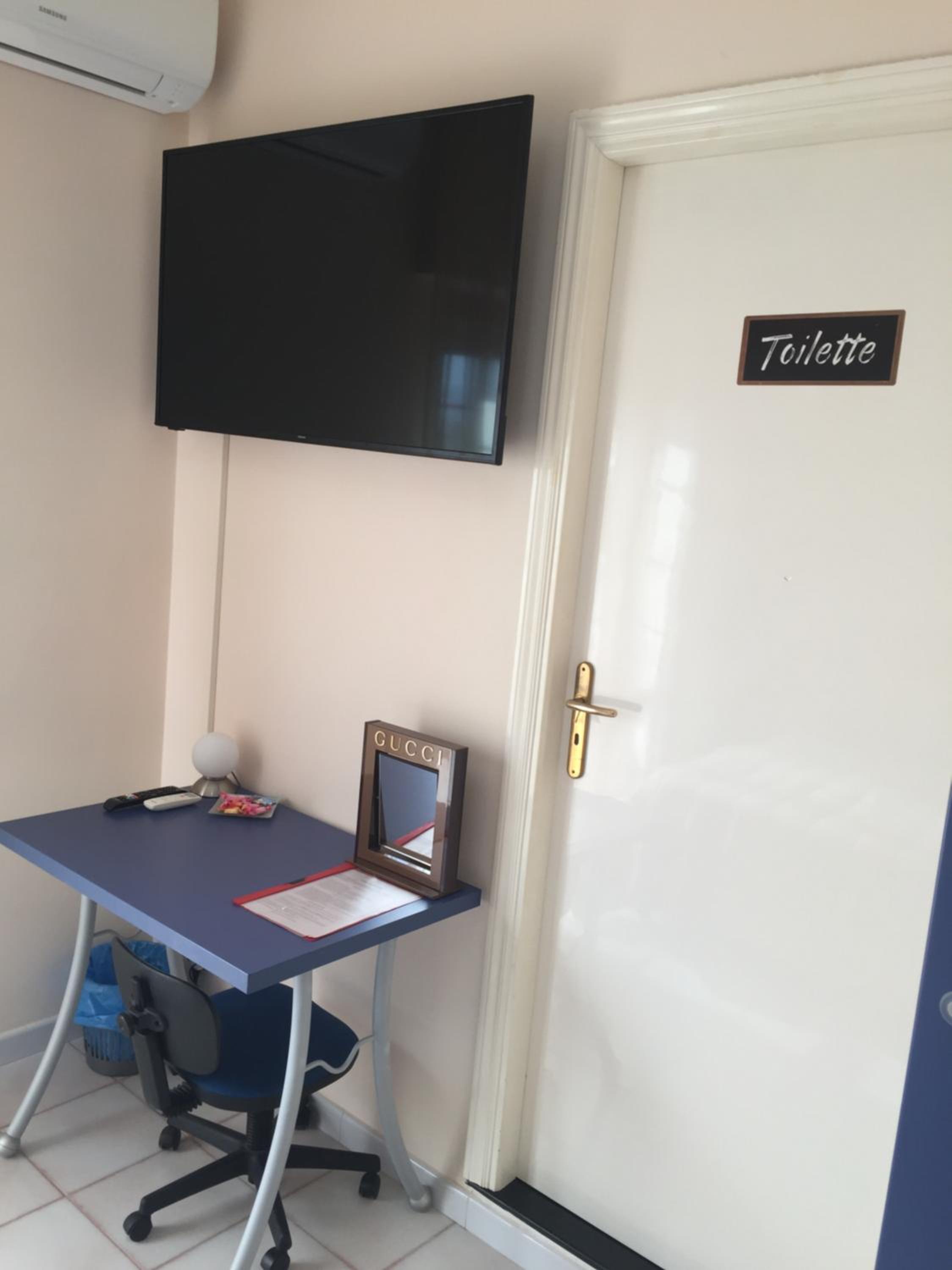 Triple Room with Private Bathroom - Photo 4