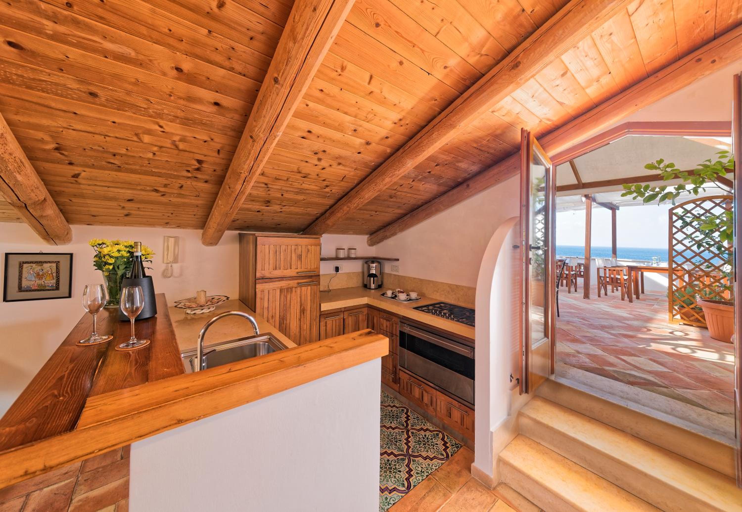 Suite with Sea View - Photo 4