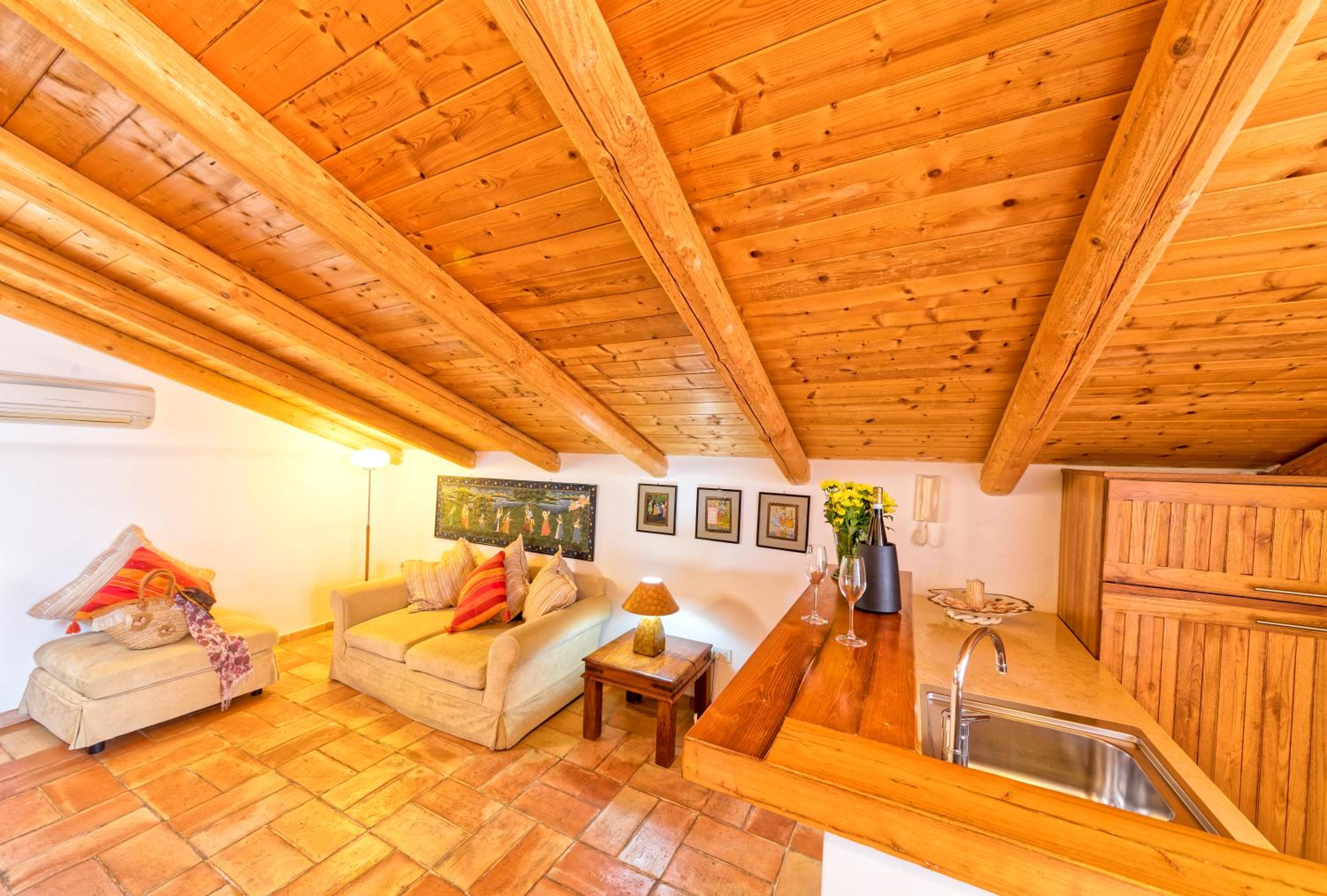 Suite with Sea View - Photo 3