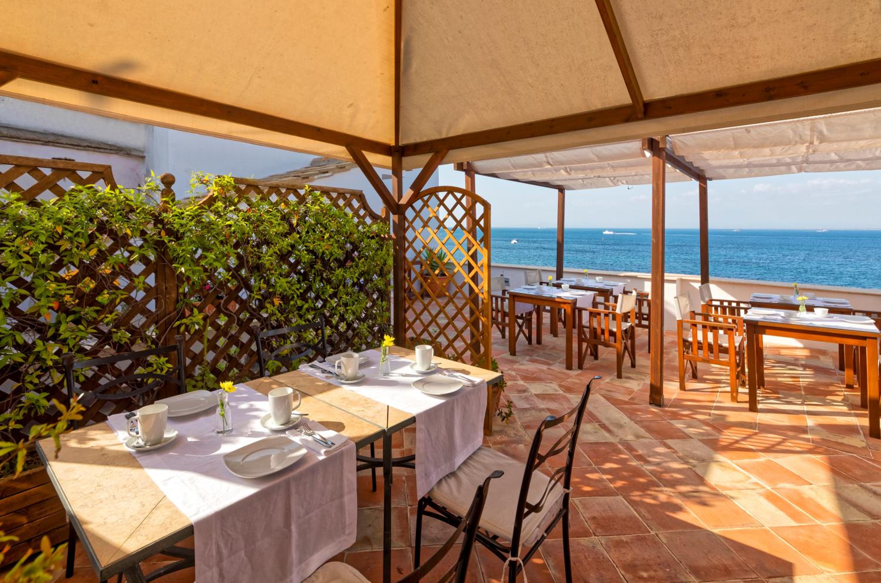Suite with Sea View - Photo 27