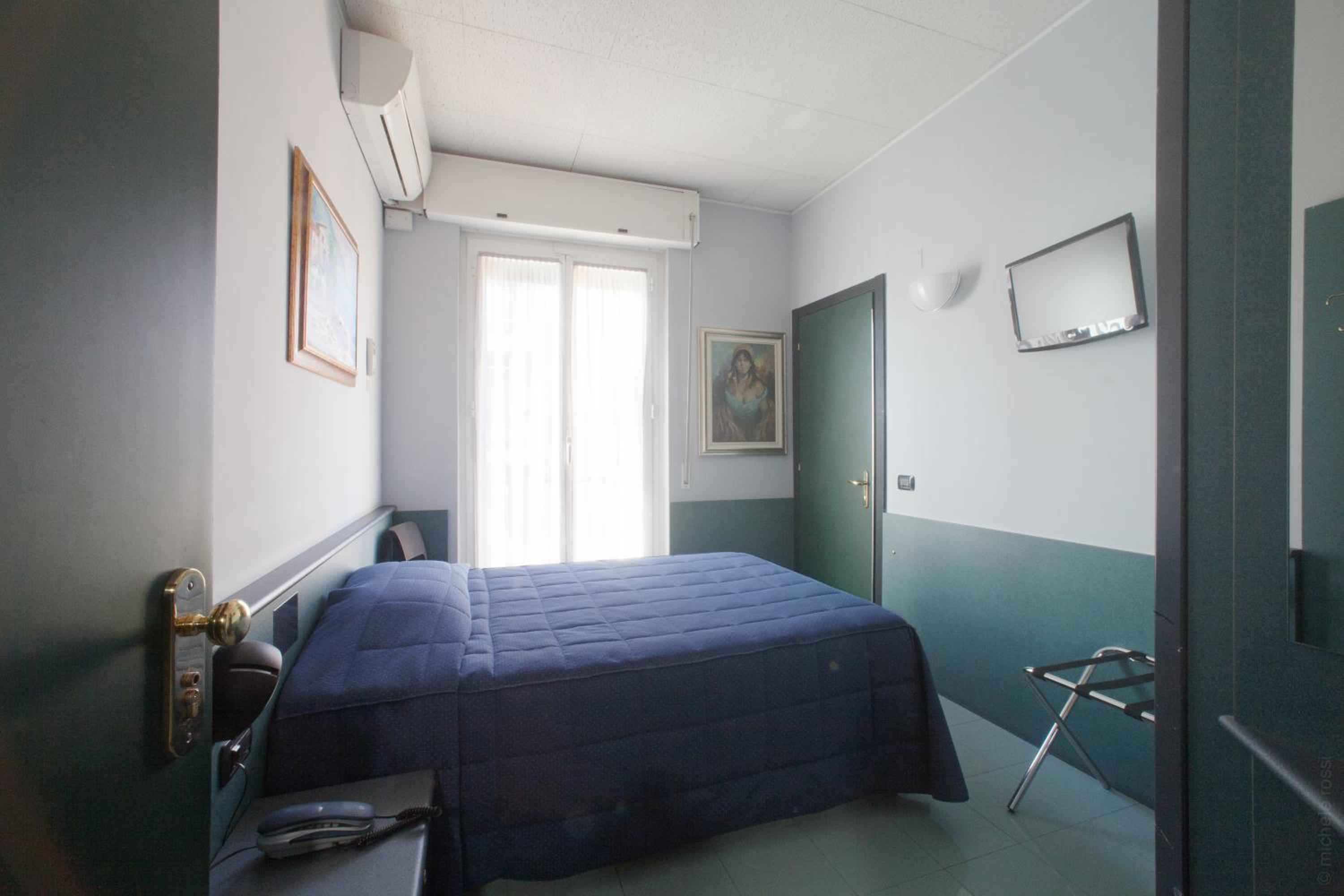 Single Room with French Bed photo 3