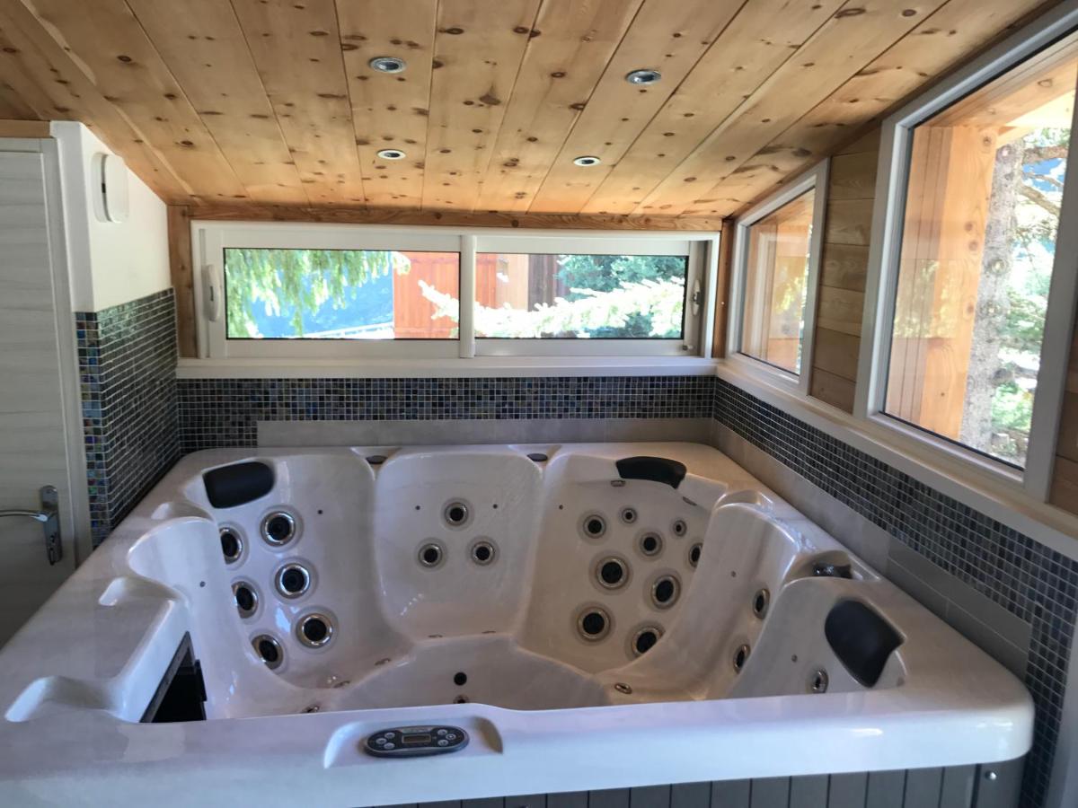 Three-Bedroom Chalet photo 1