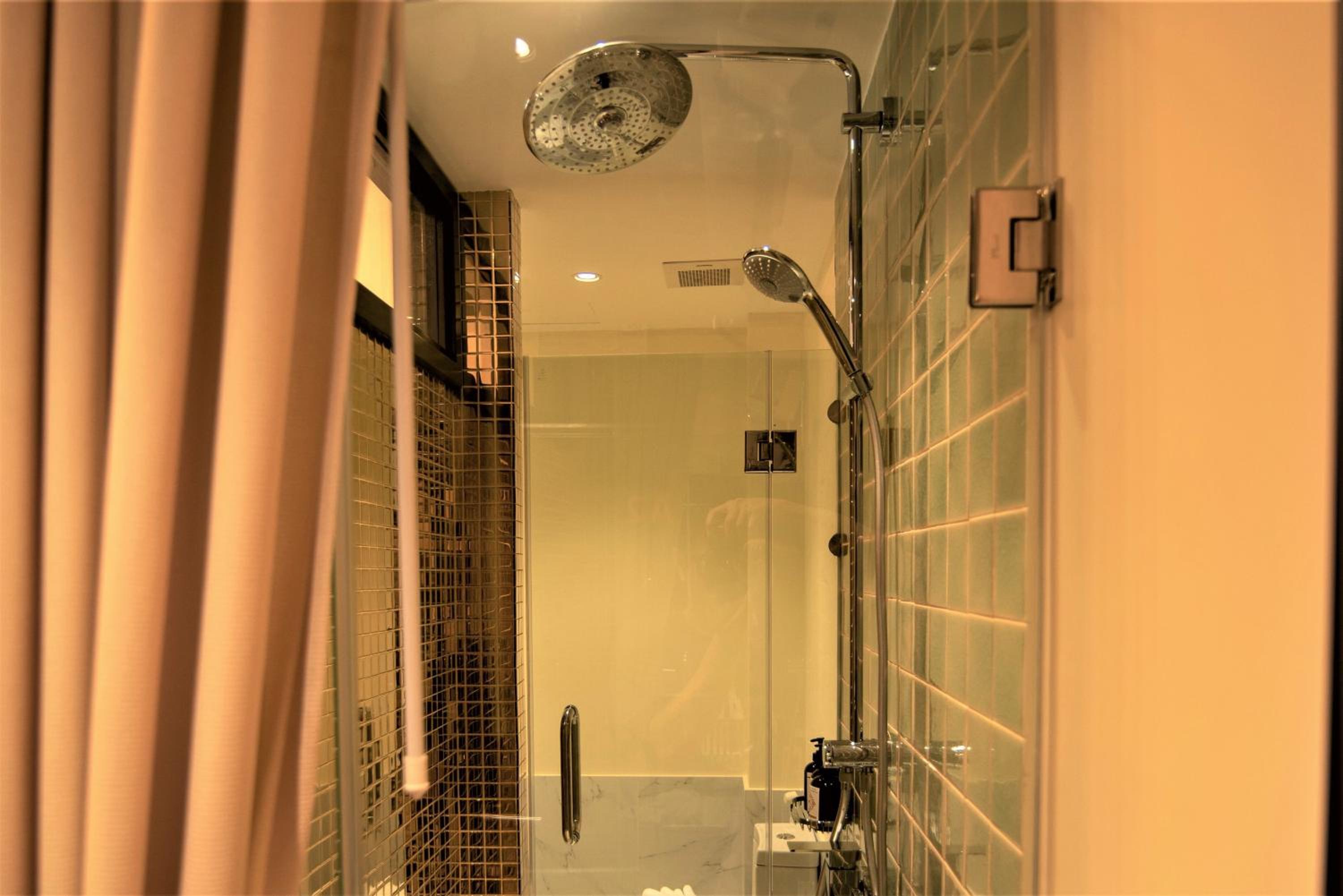 Deluxe Double Room with Balcony - Photo 5