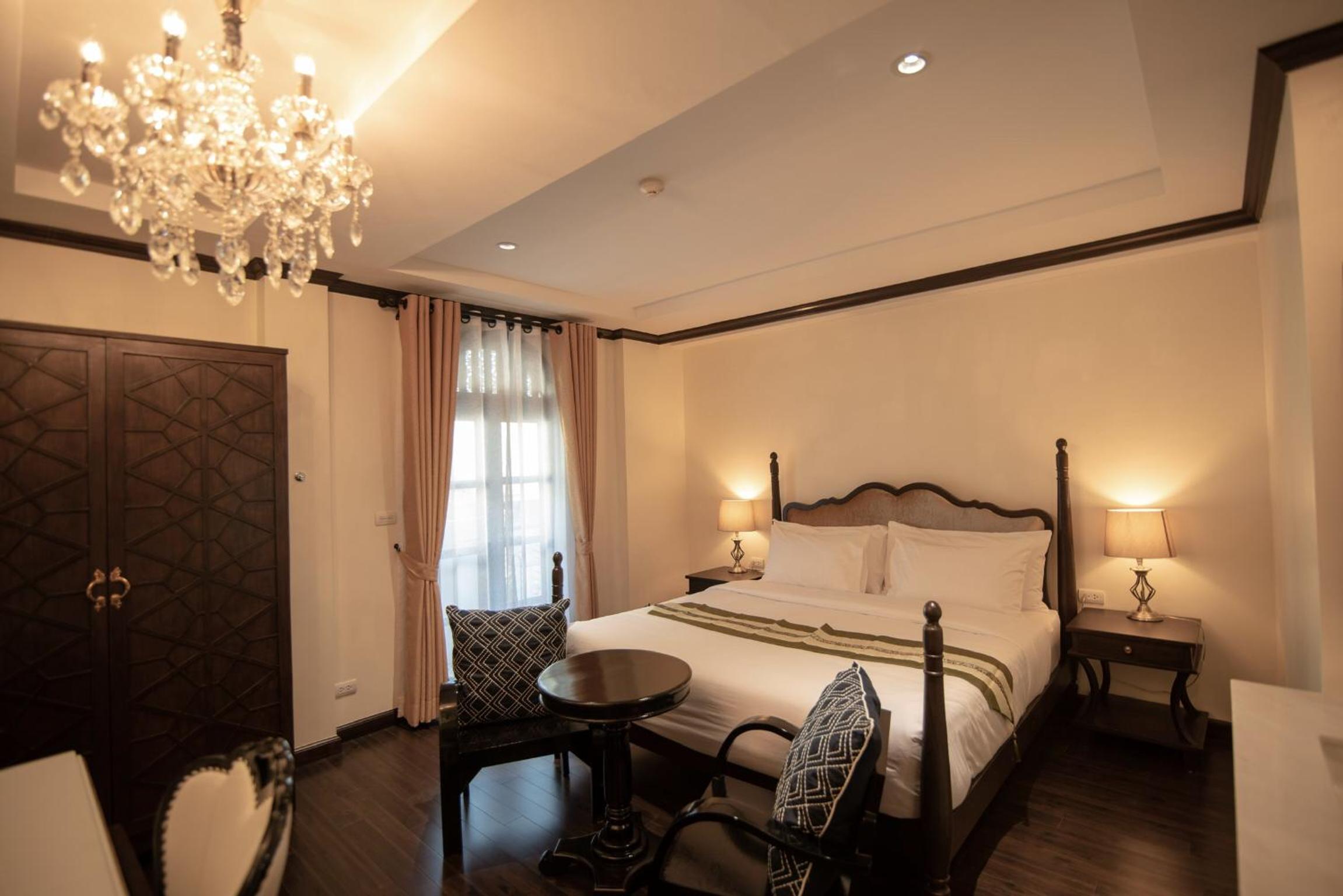 Deluxe Double Room with Balcony - Photo 1