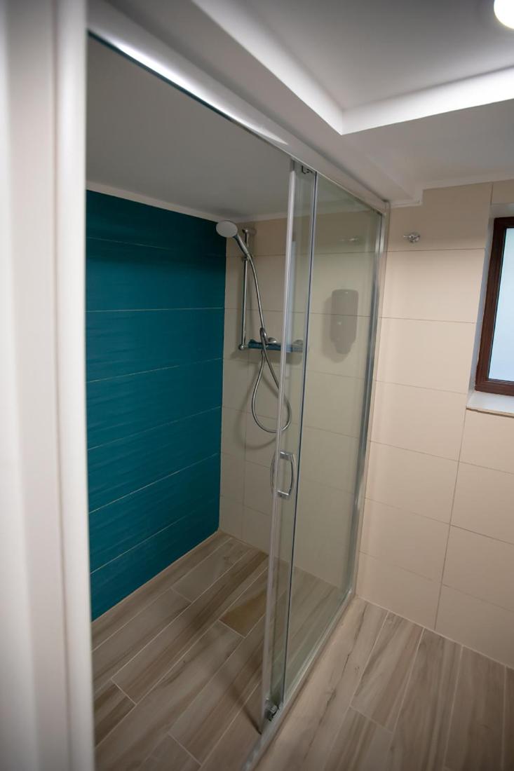 Double or Twin Room with Terrace - Photo 4
