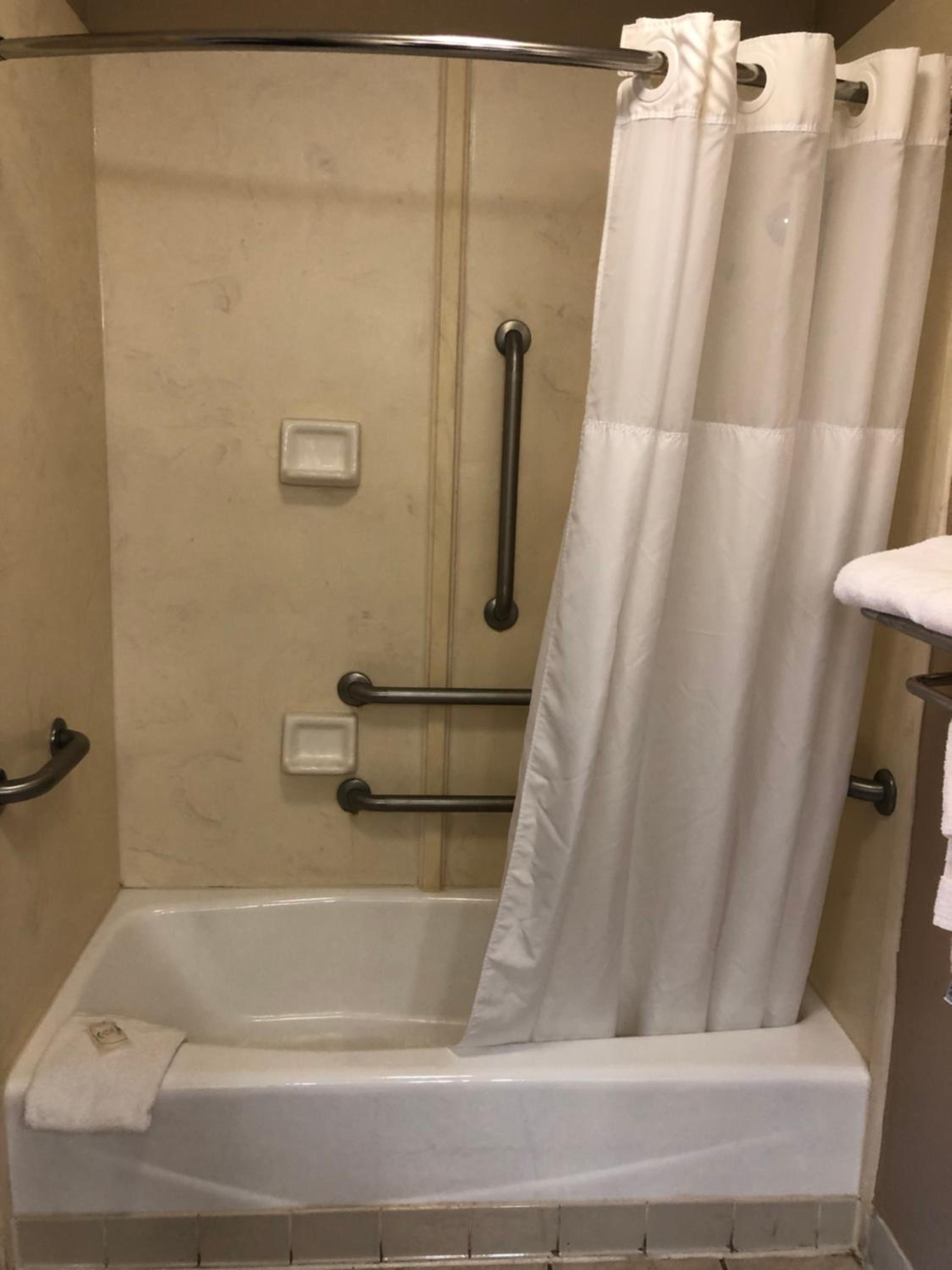 King Room - Non-Smoking - Photo 2