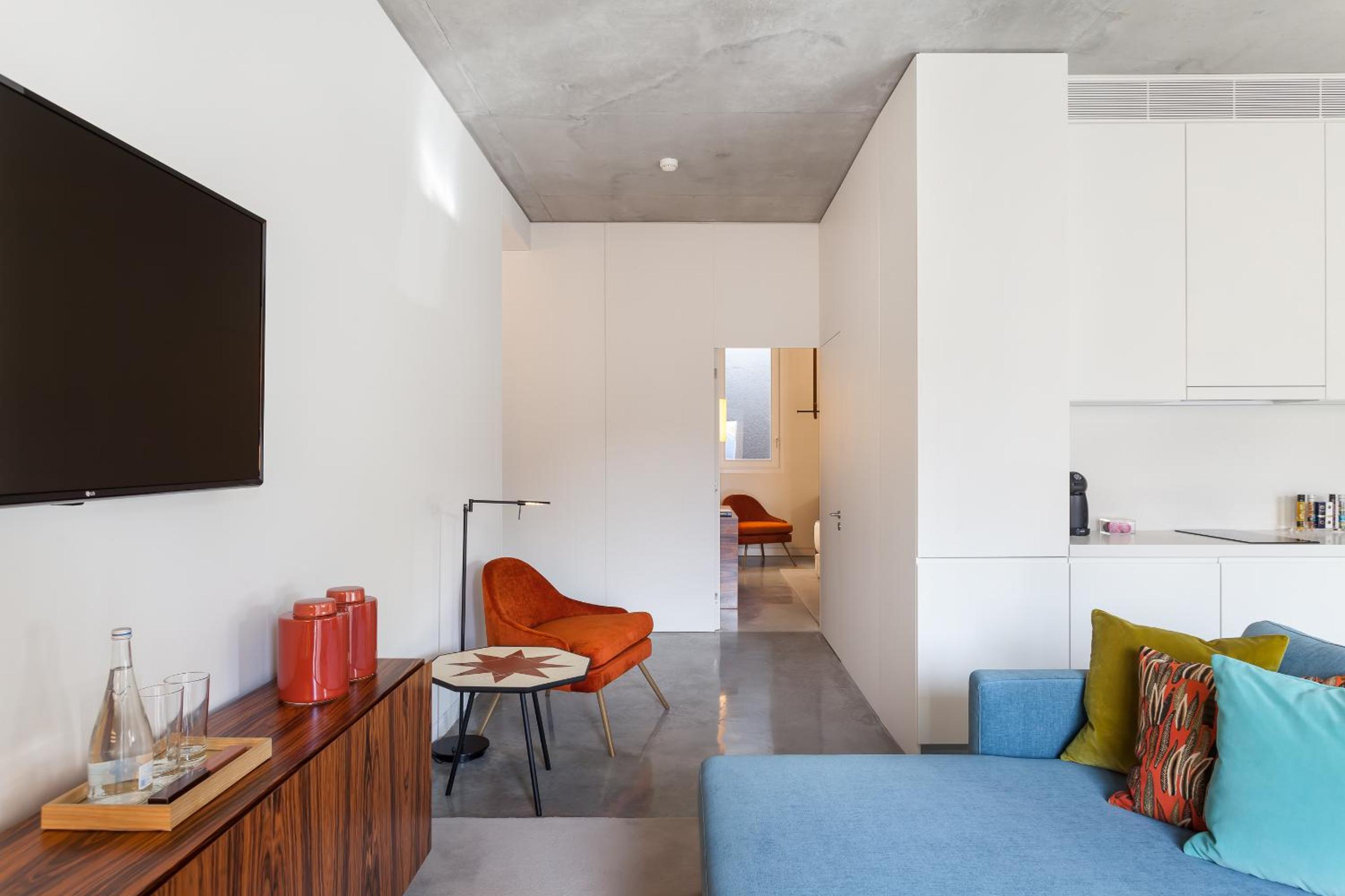 One-Bedroom Apartment - Photo 9