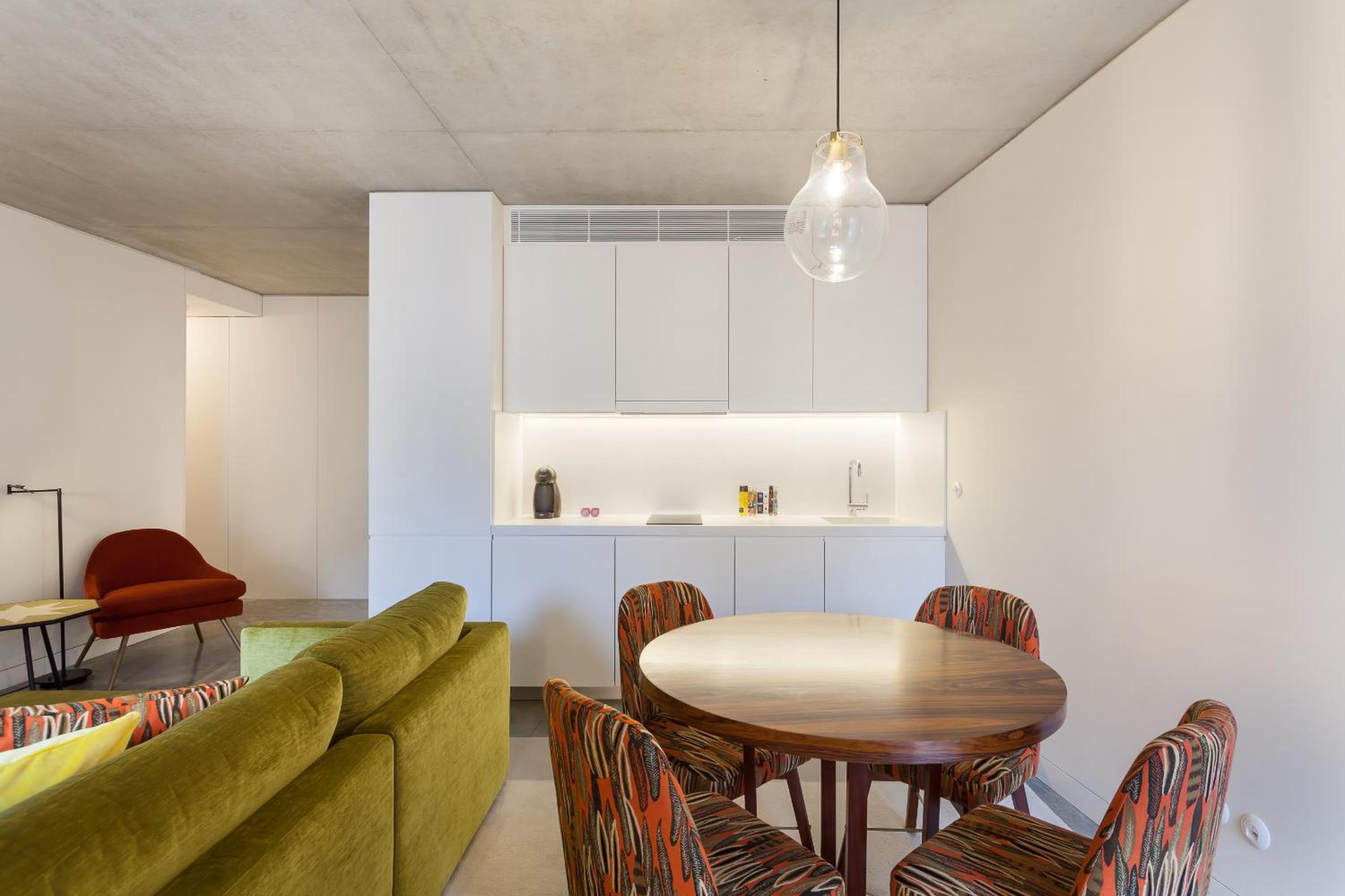 One-Bedroom Apartment - Photo 5