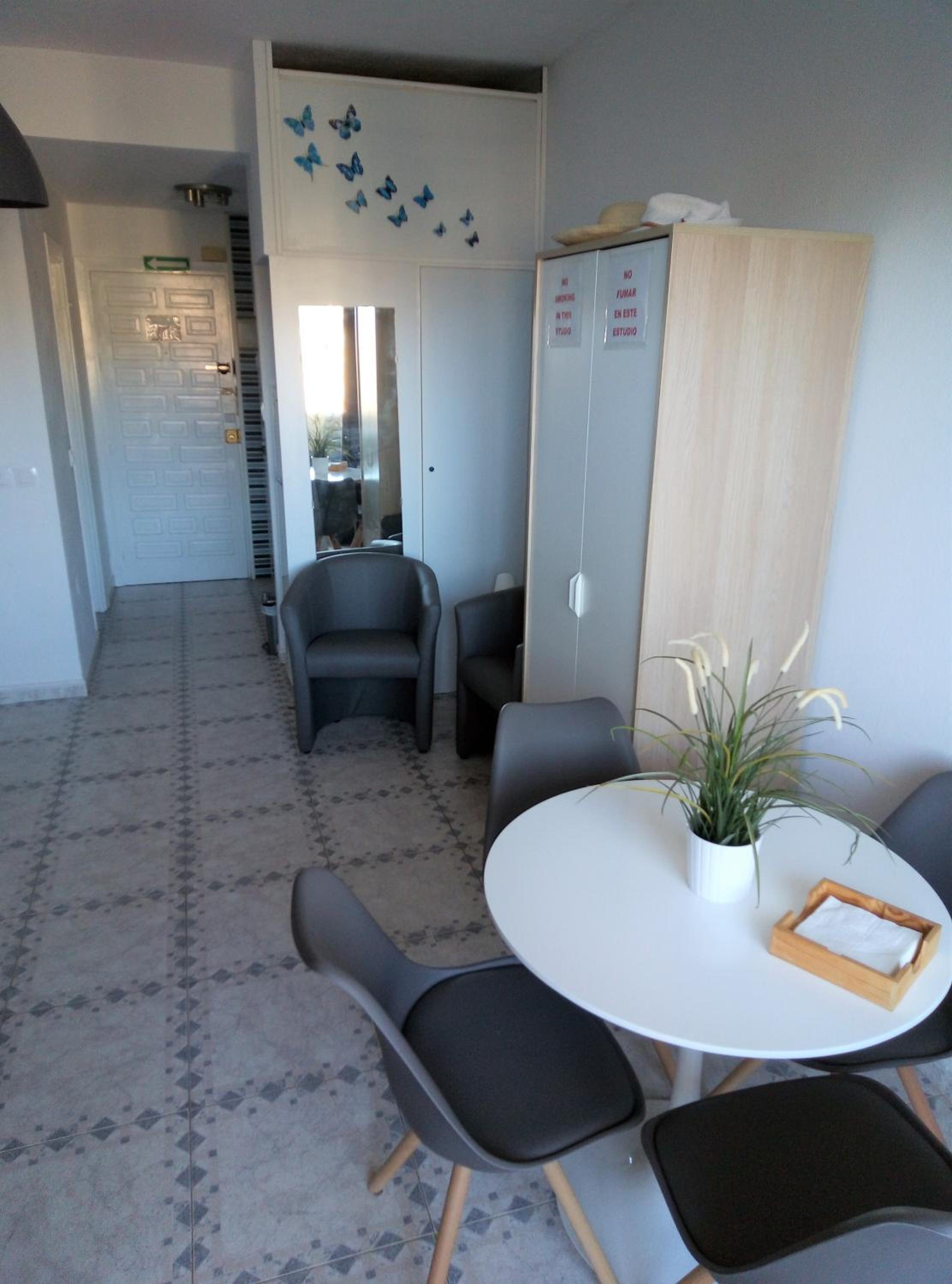 Studio with Sea View (4 Adults)