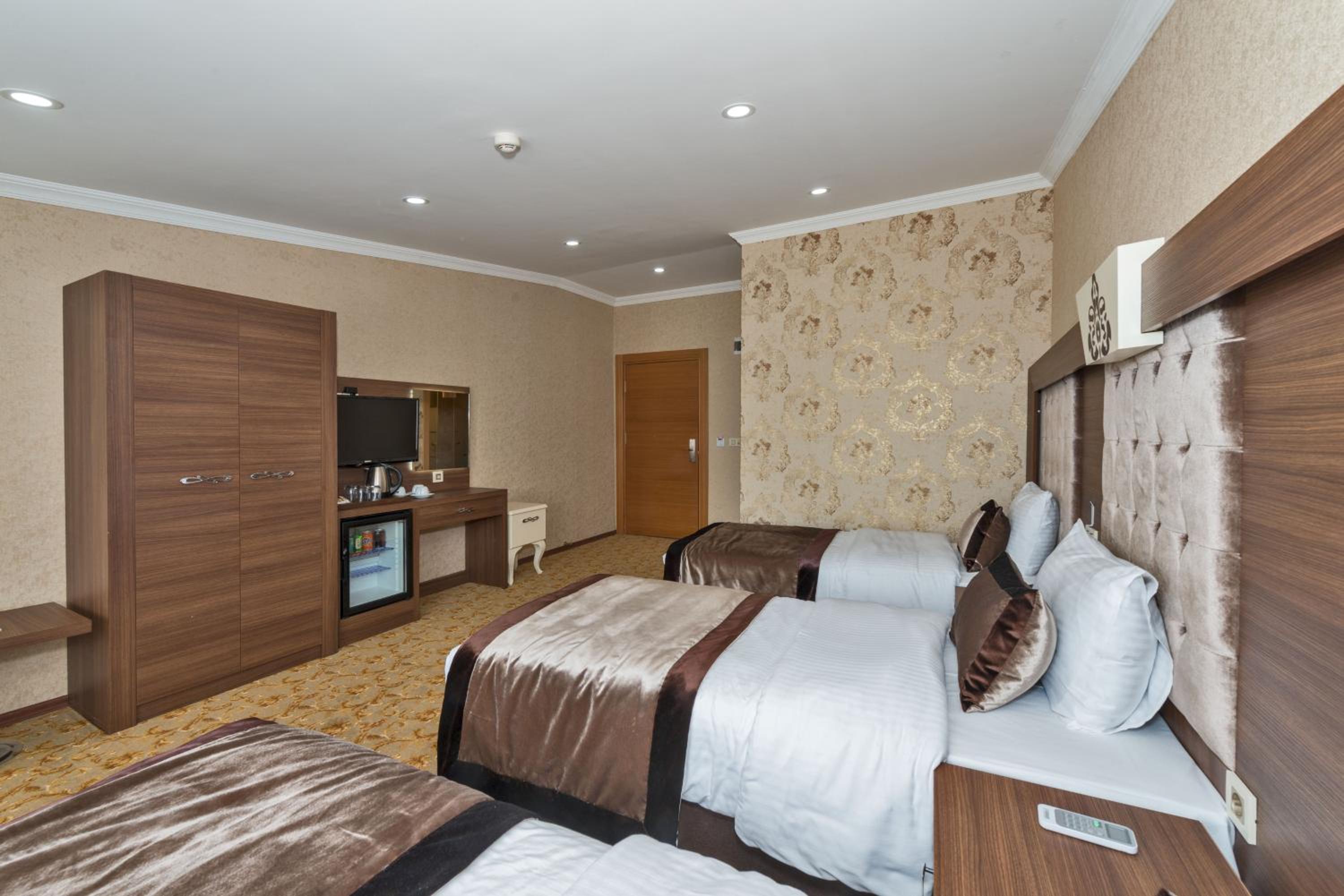 Triple Room with Balcony photo 3