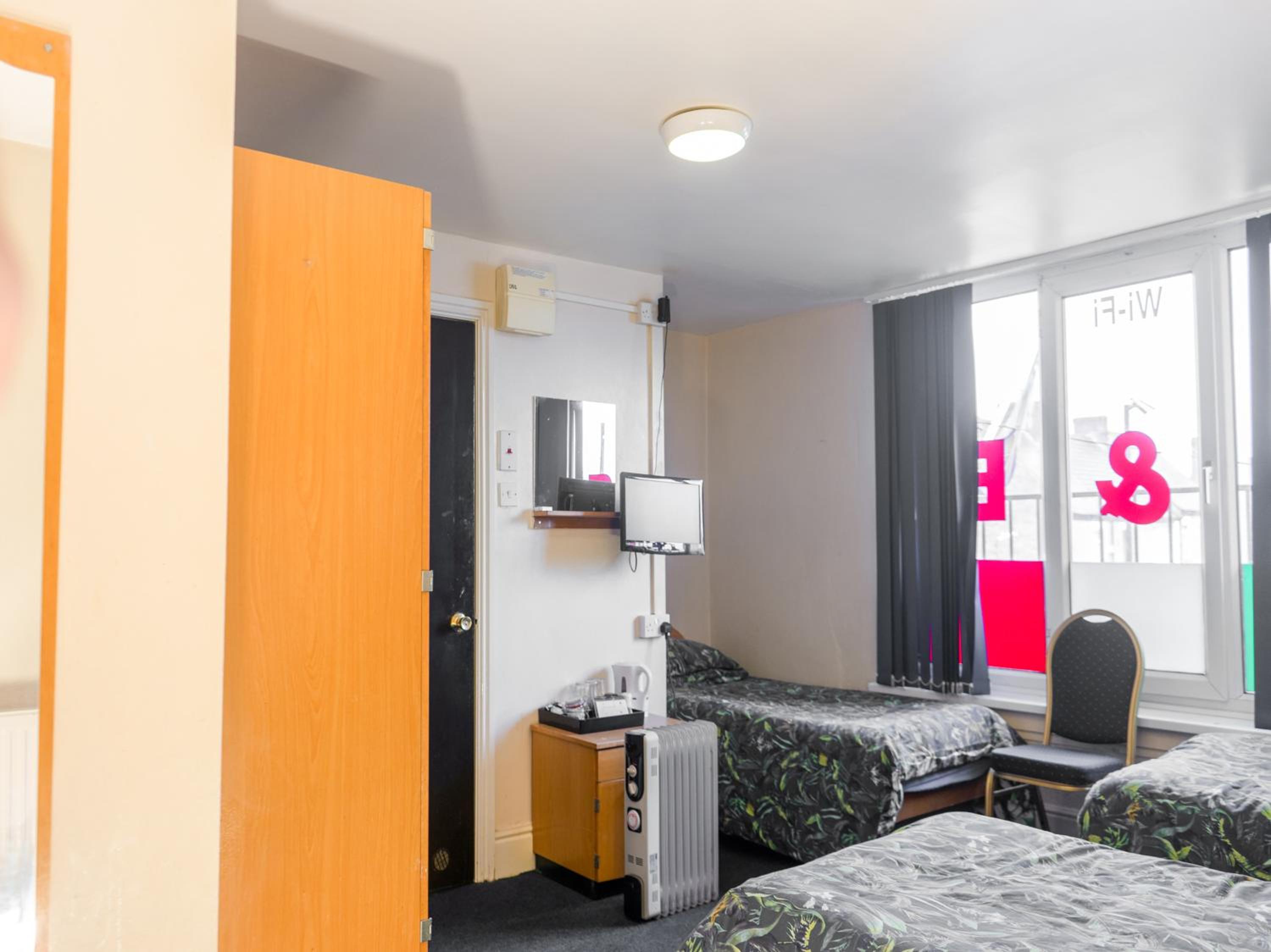 Standard Triple Room - Photo 3