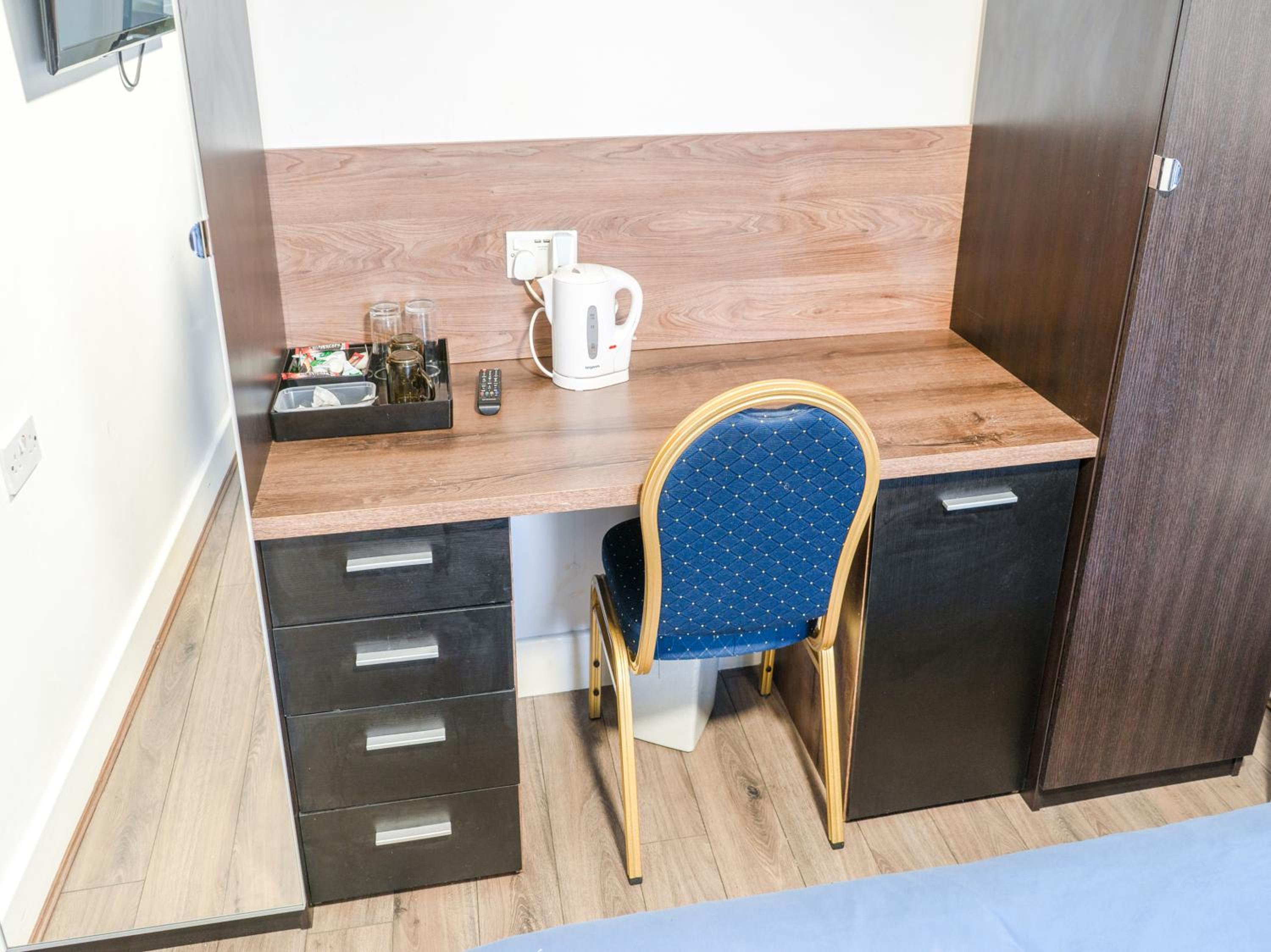 Standard Twin Room - Photo 2