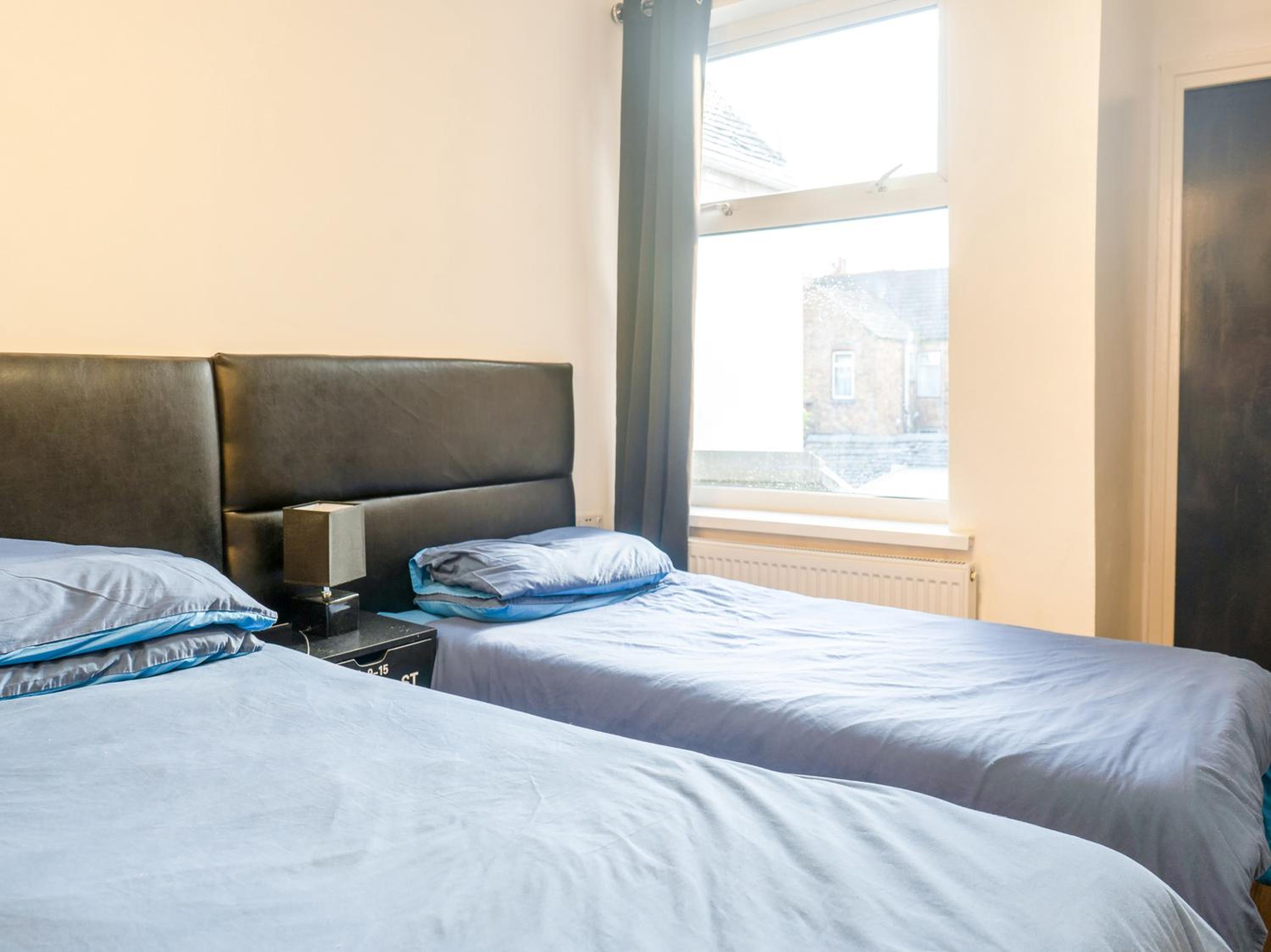 Standard Twin Room - Photo 1