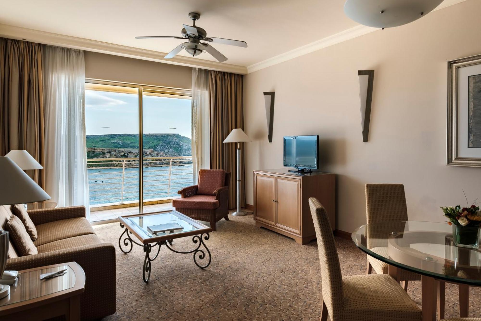 Suite with Sea View - Photo 3