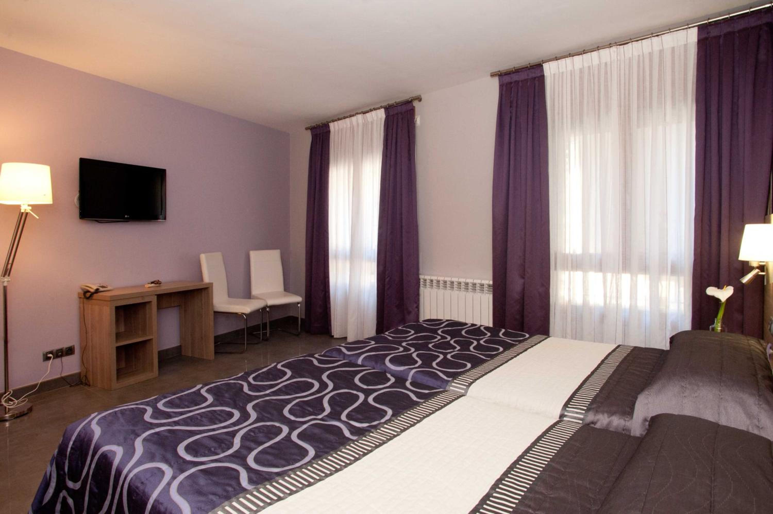 Comfort Double or Twin Room with Extra Bed photo 2