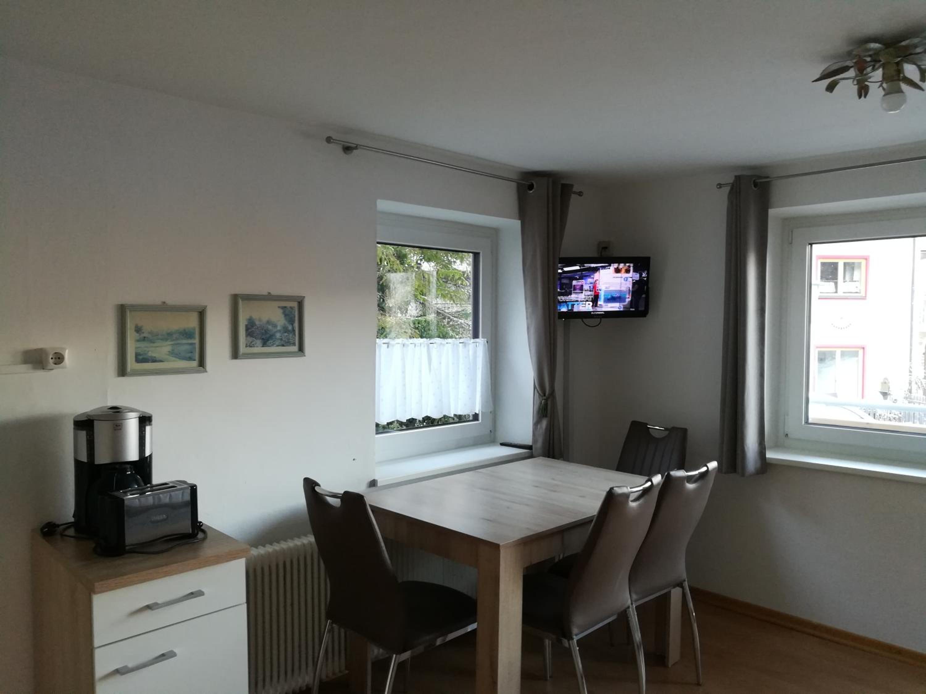 One-Bedroom Apartment with Balcony (3-5 Adults) photo 3