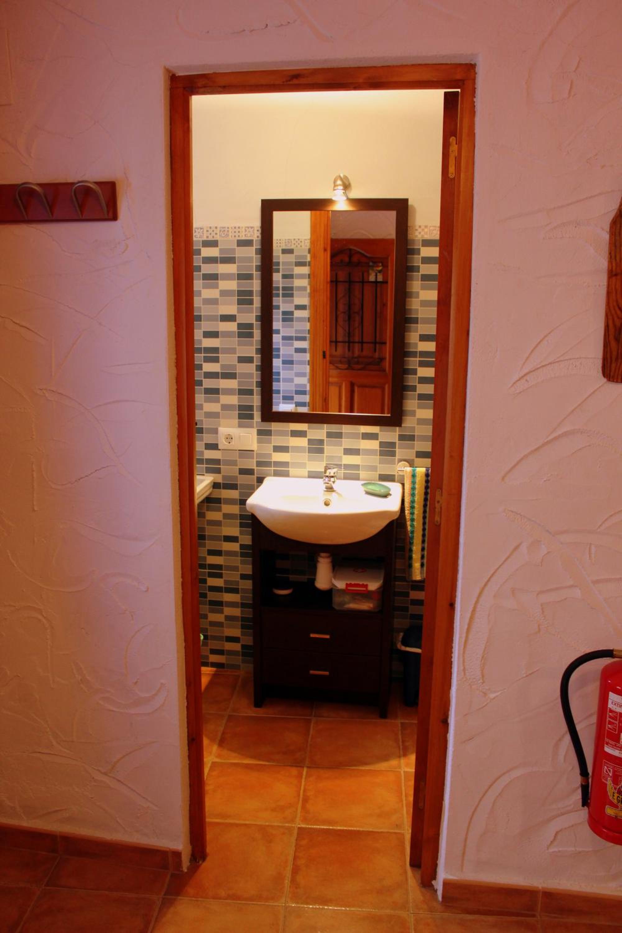 Two-Bedroom House - Photo 4