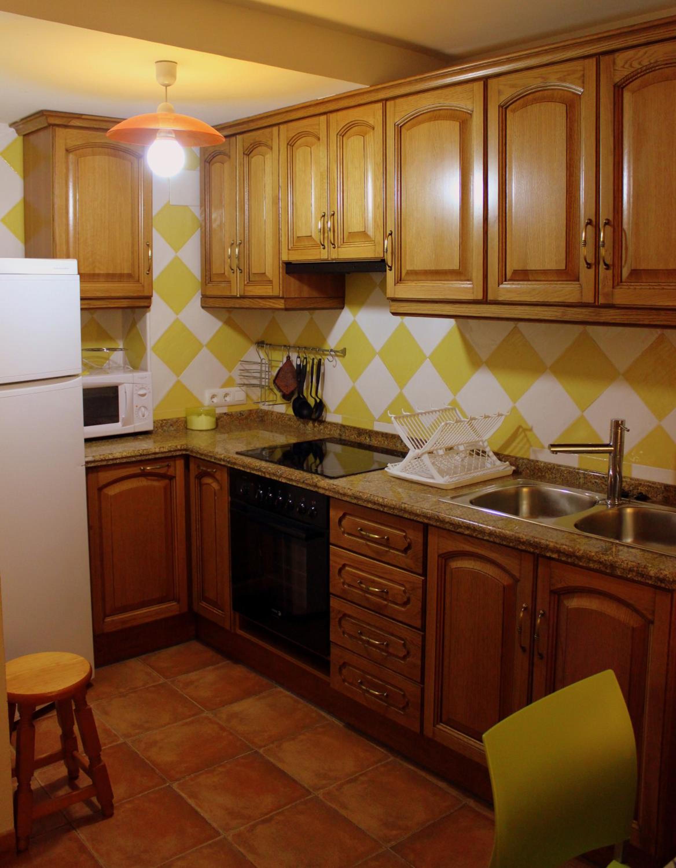Two-Bedroom House - Photo 23