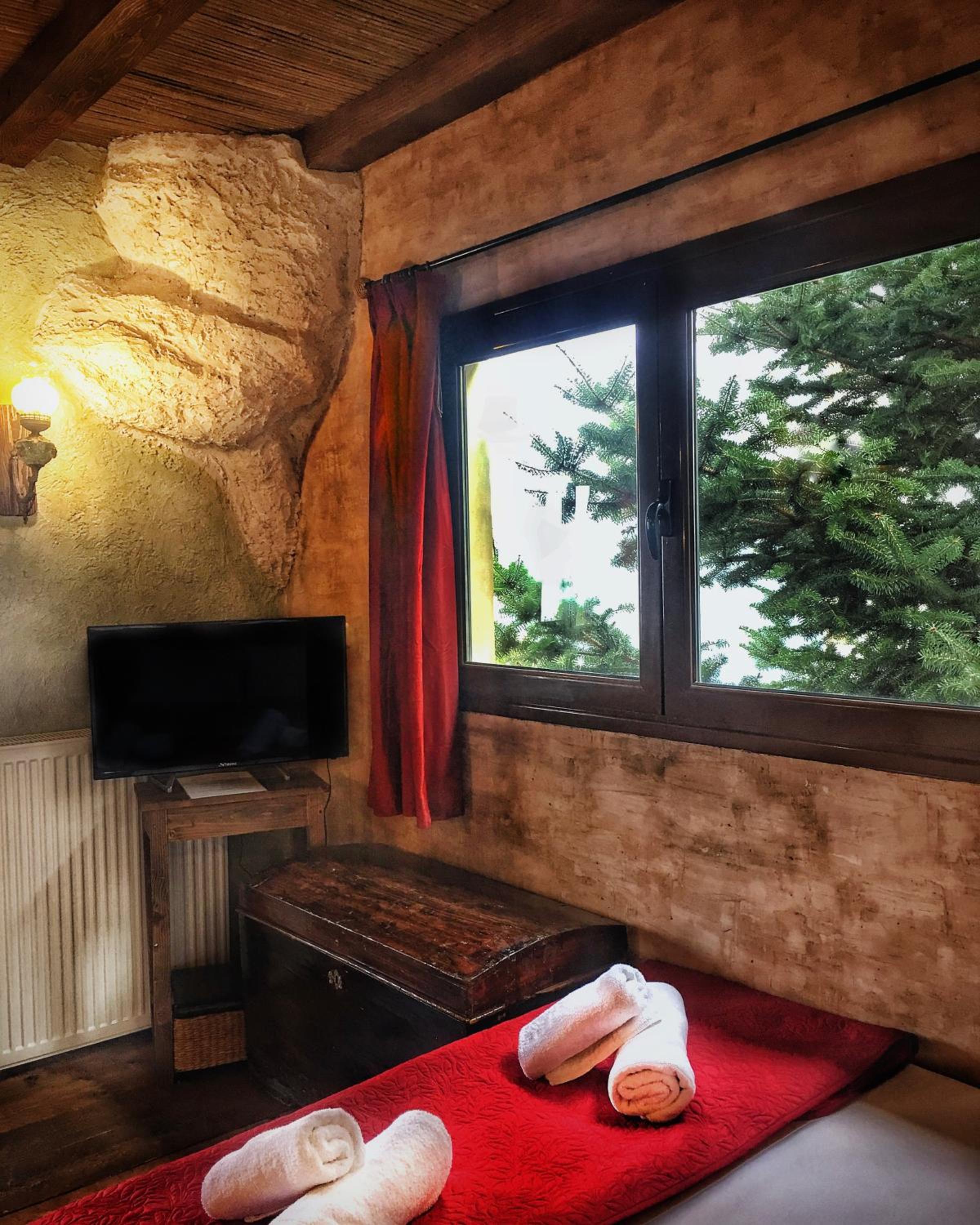 King Room with Mountain View photo 2
