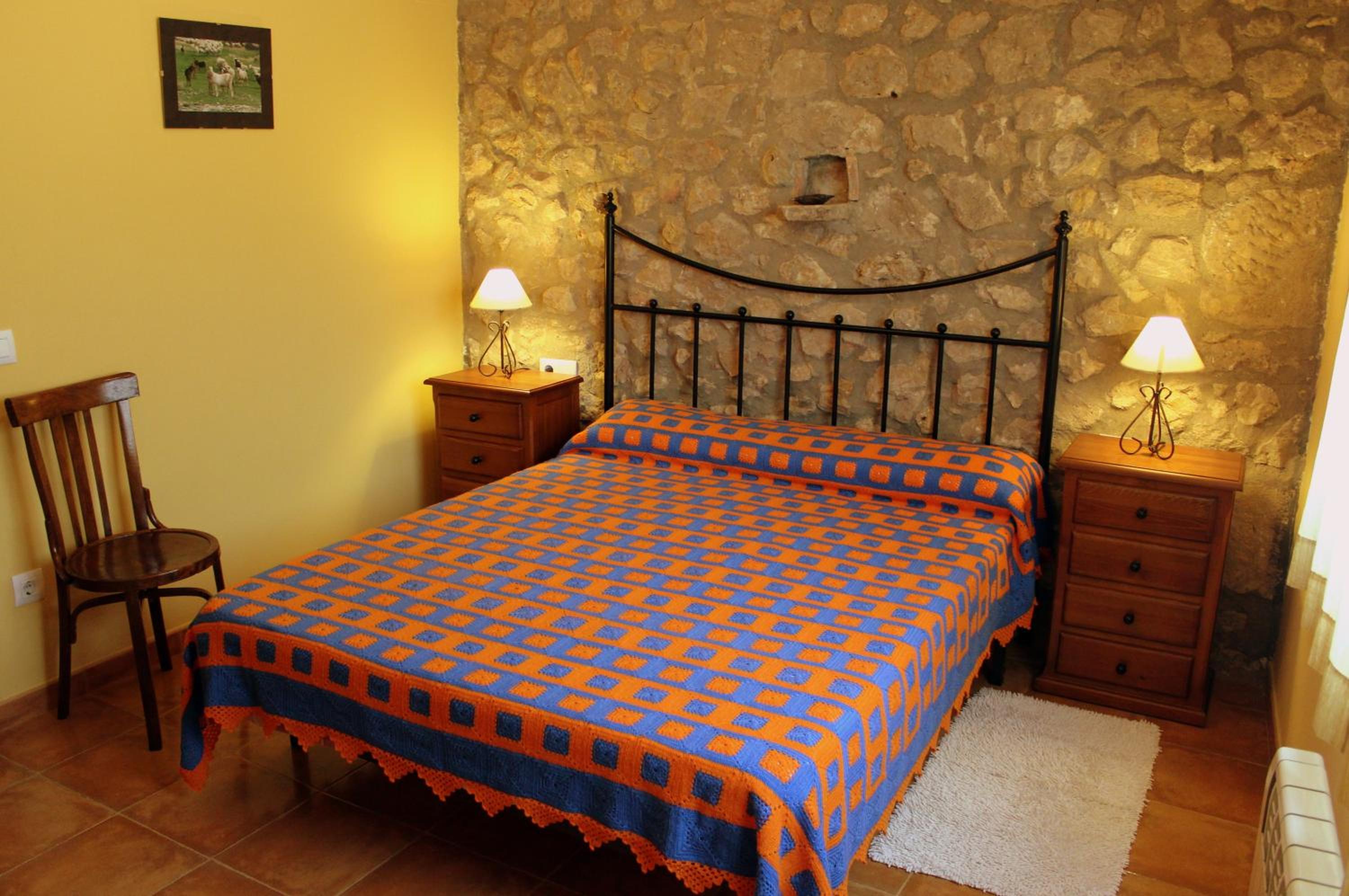 Two-Bedroom House - Photo 15