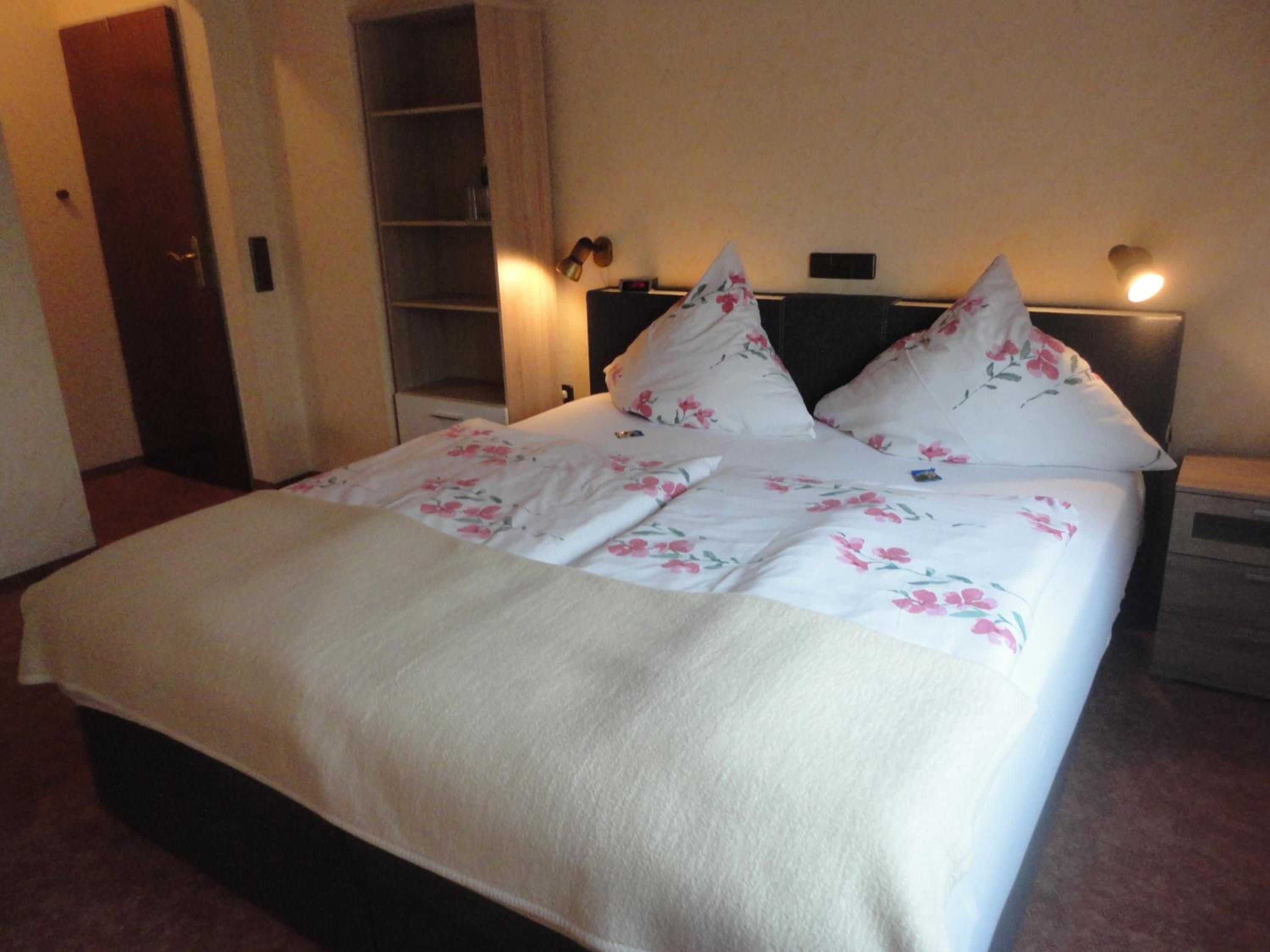 Double Room - Photo 17