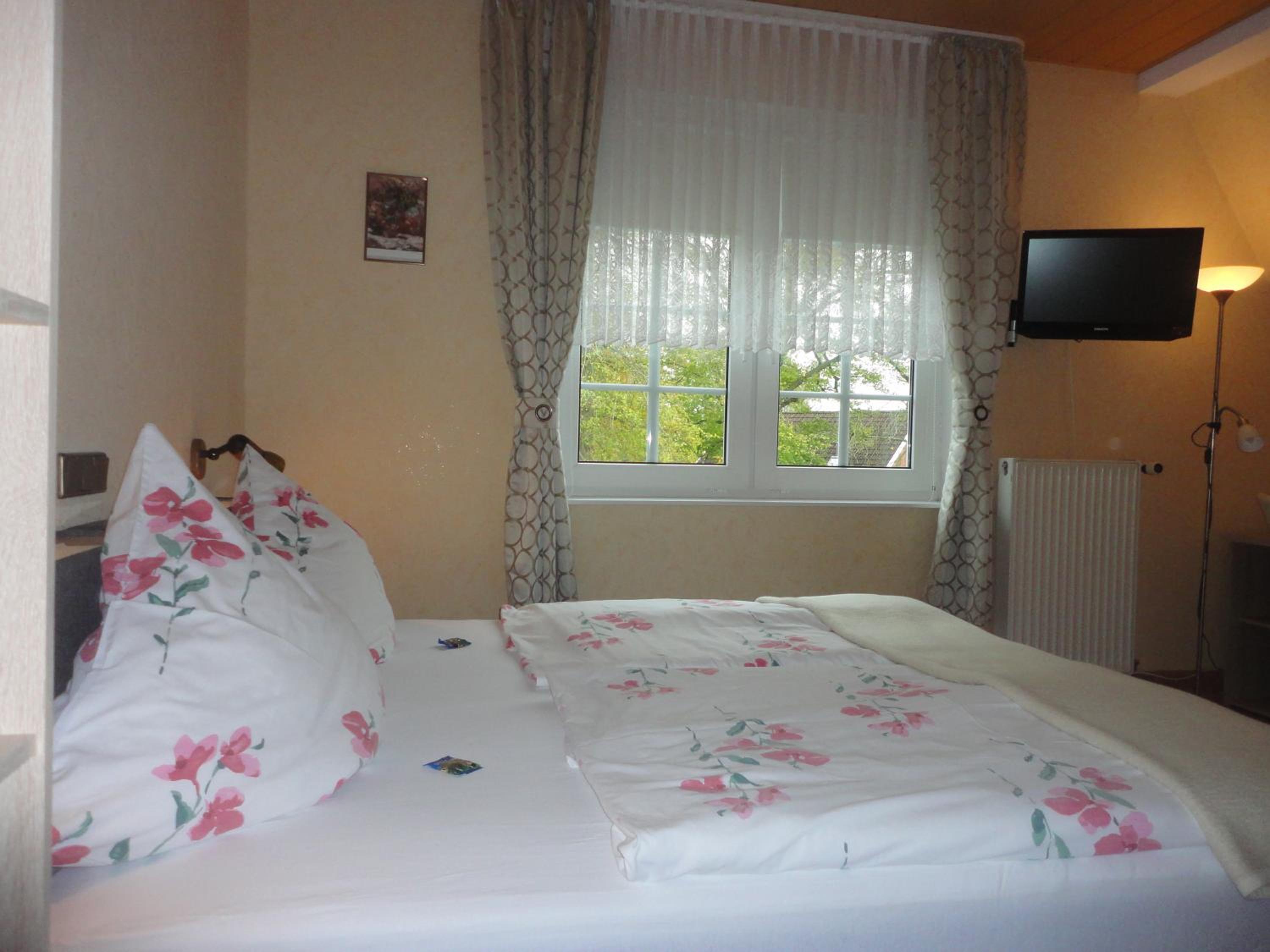Double Room - Photo 15