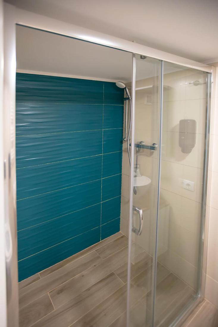 Double or Twin Room - Photo 9