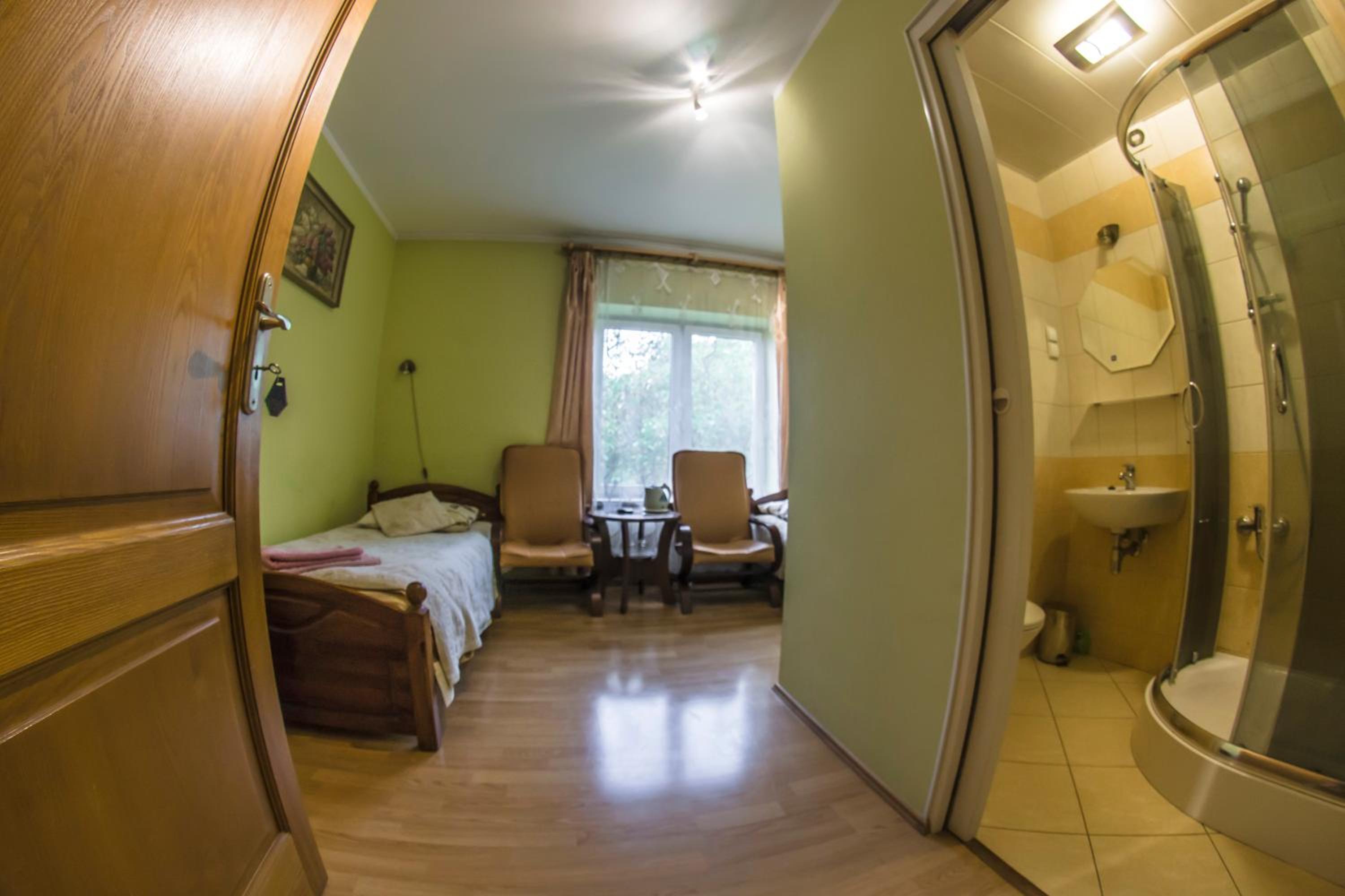 Twin Room - Photo 5