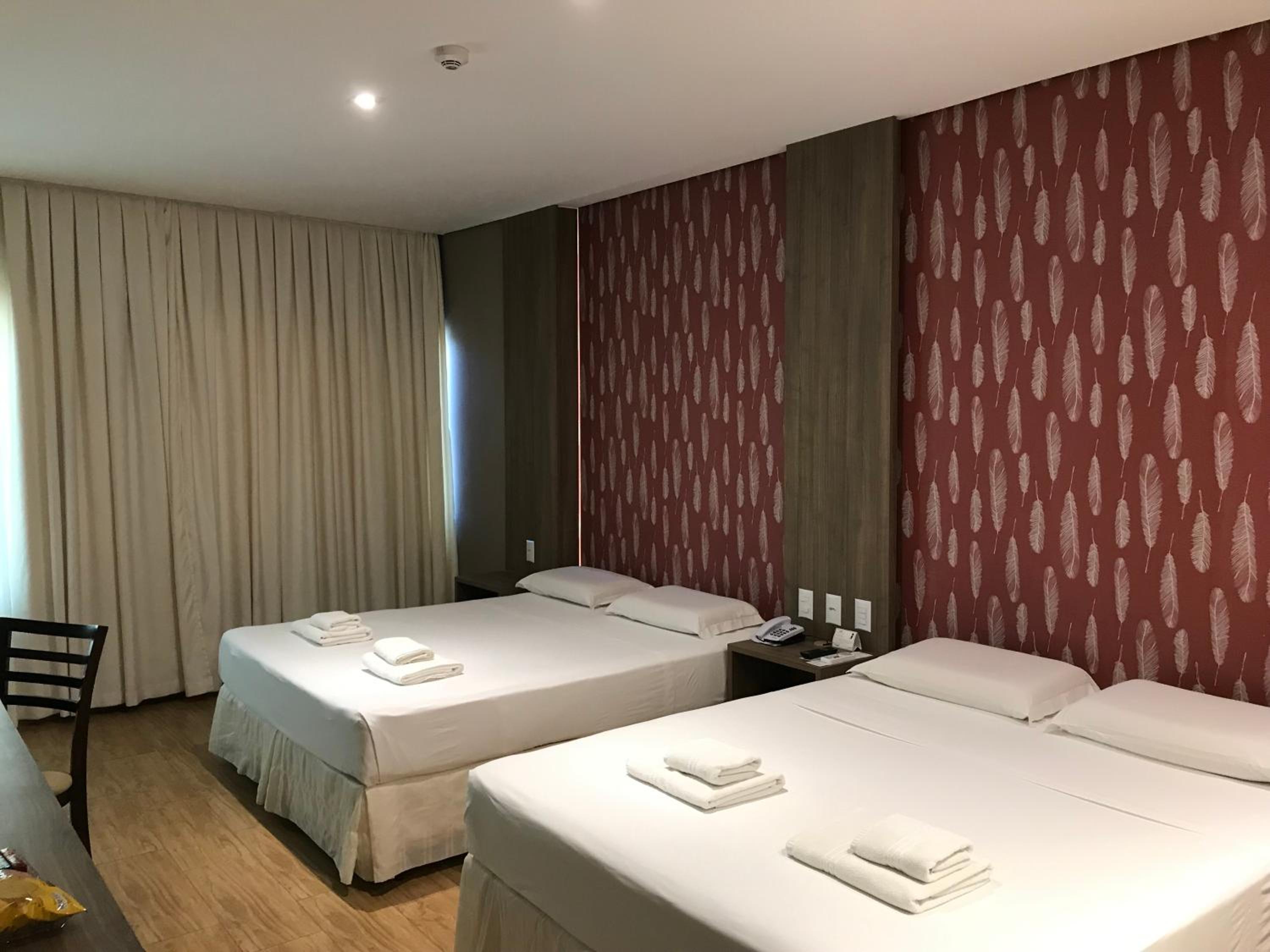 Quadruple Room with 2 Double Beds - Photo 10