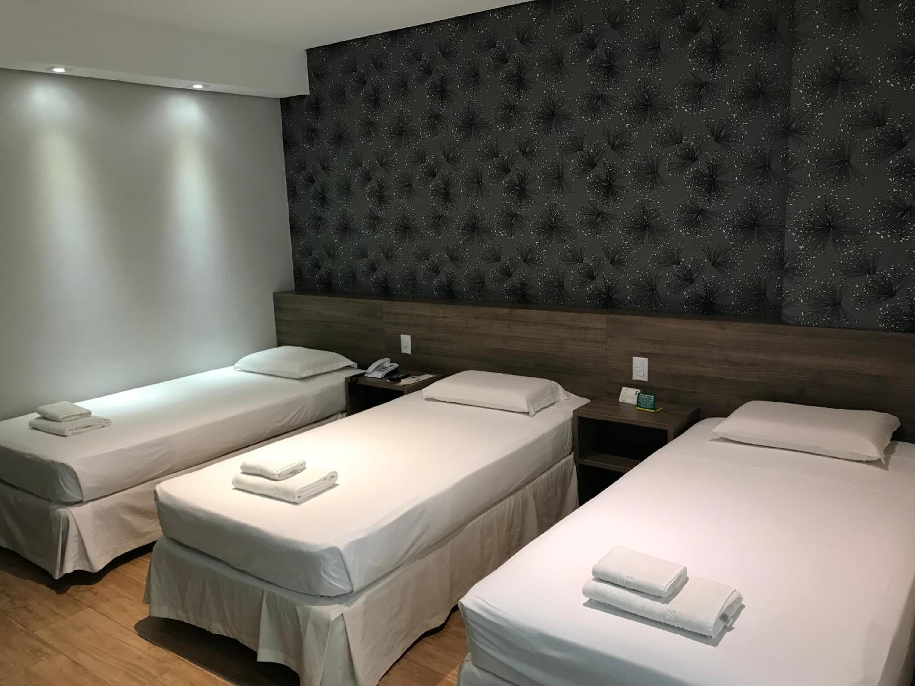 Triple Room with Three Single Beds - Photo 1