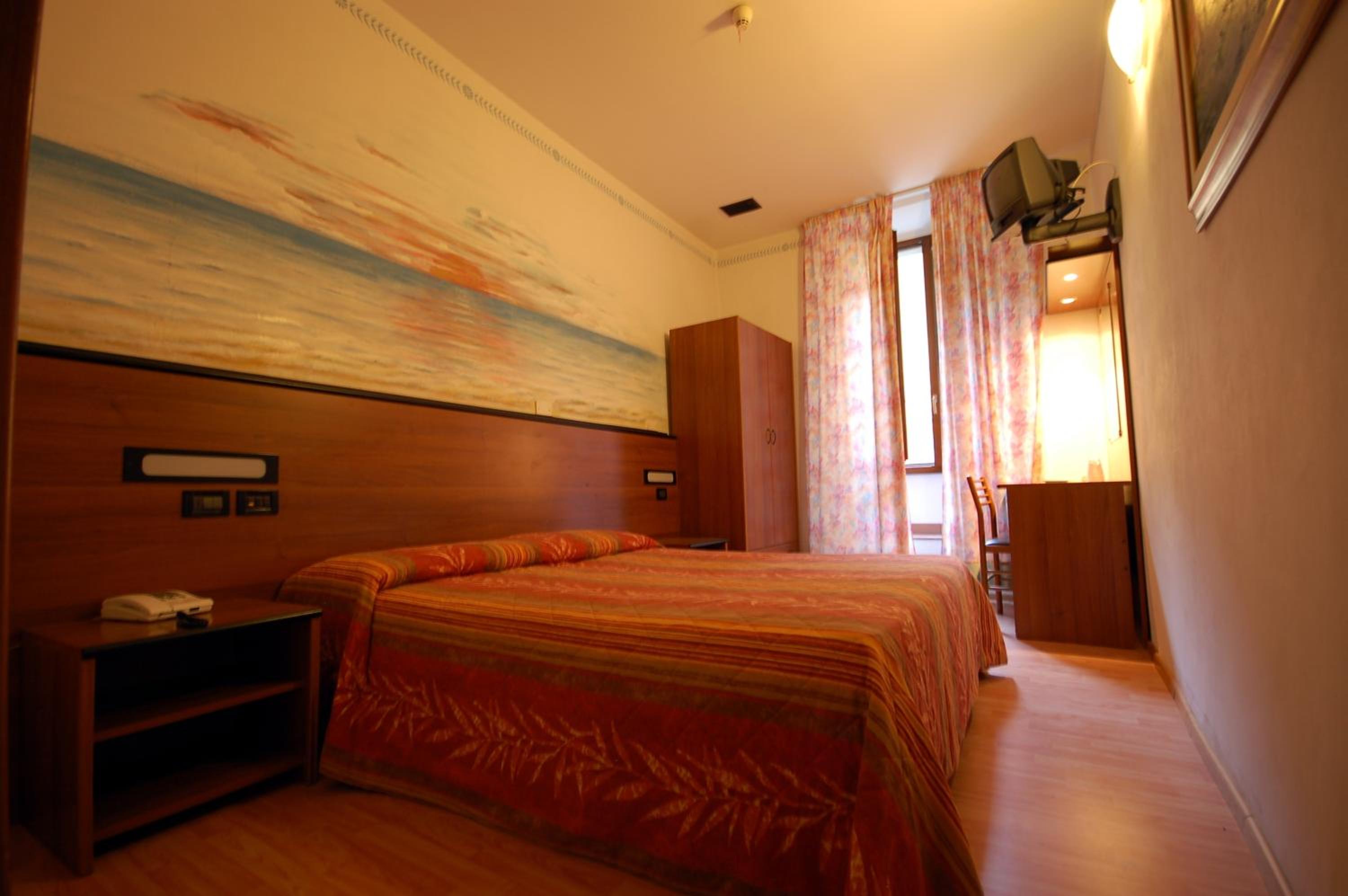 Double or Twin Room - Photo 3