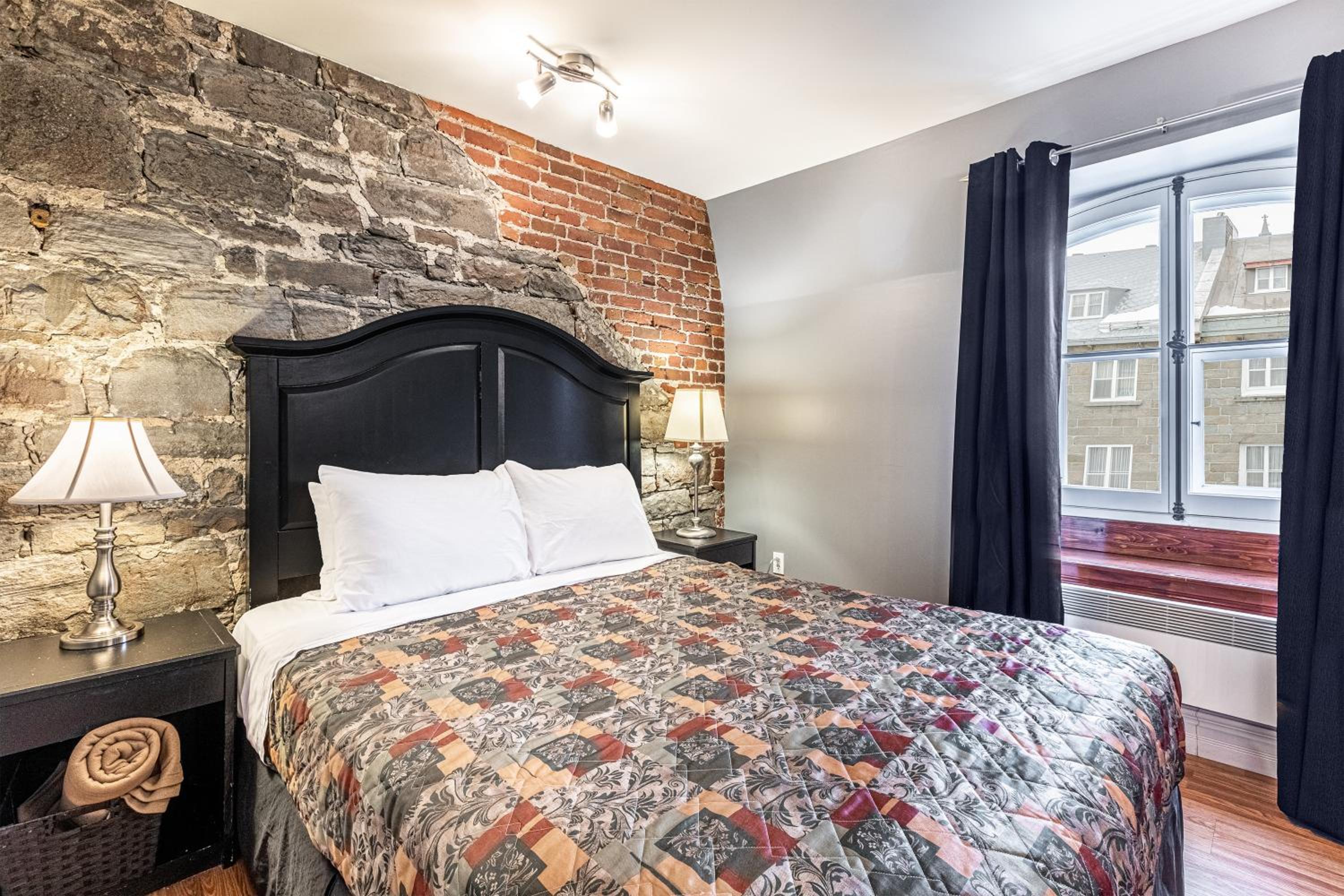 Standard Queen Room photo 3