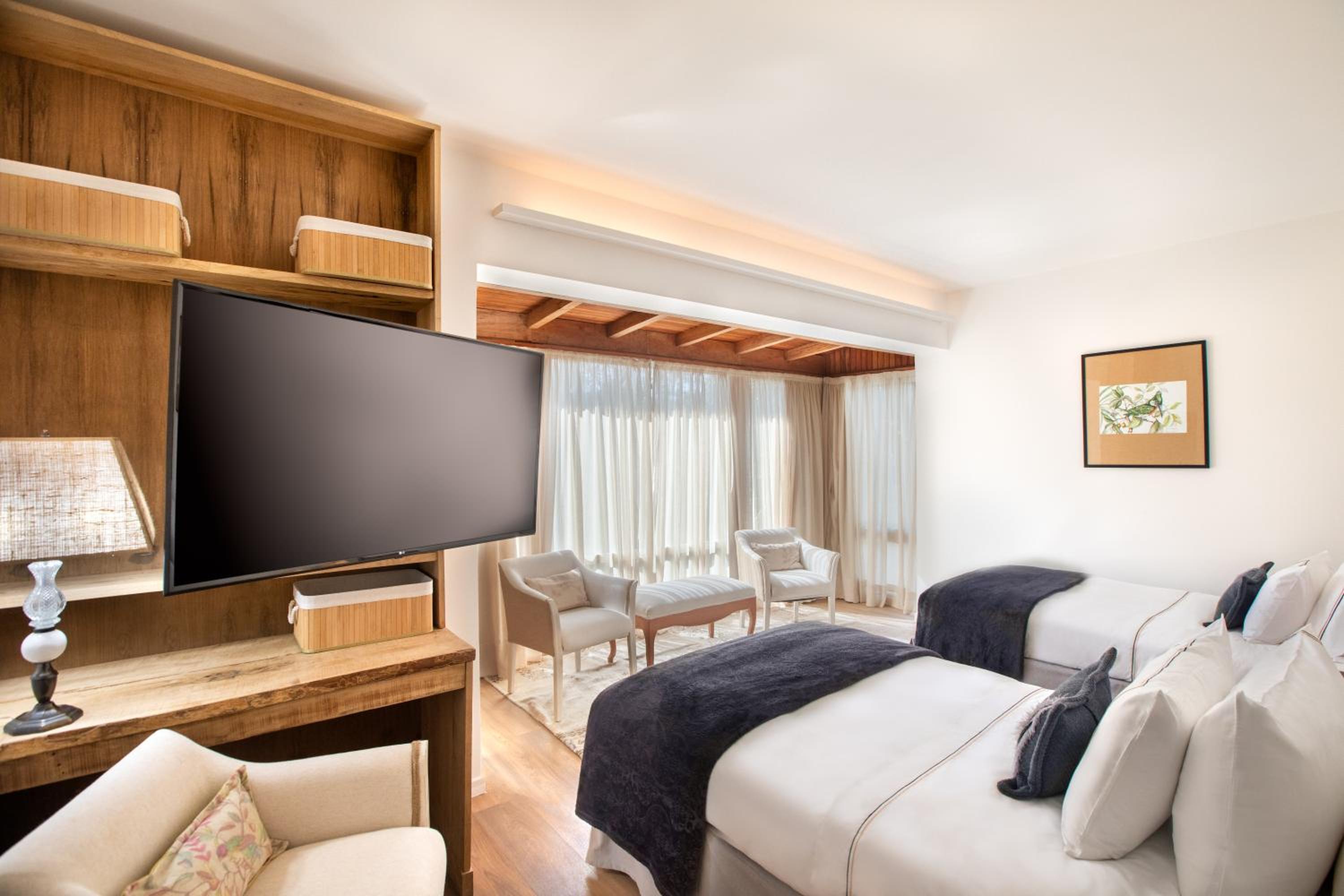 Royal Suite Red Level with Waterfall View