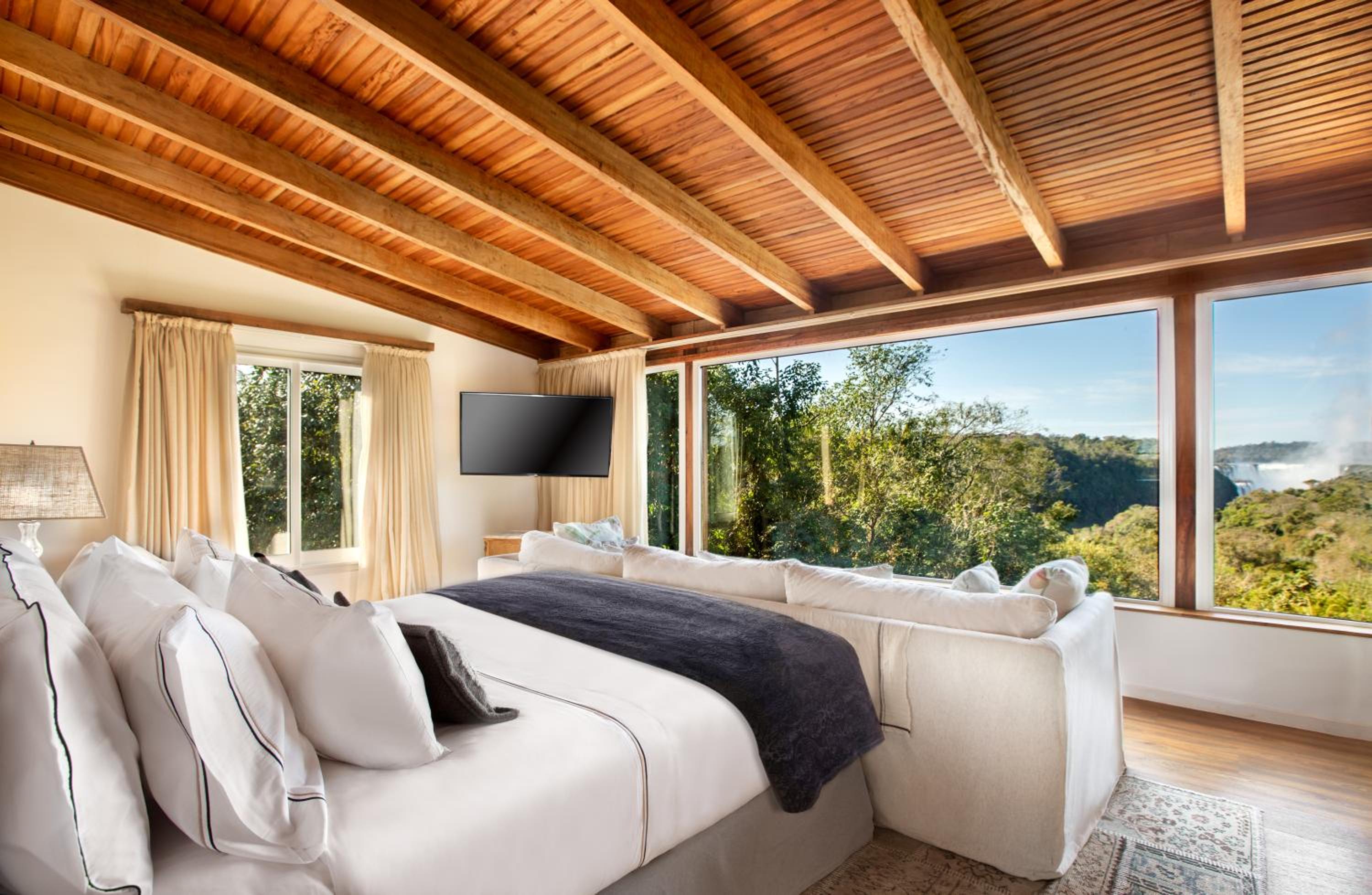 Royal Suite Red Level with Waterfall View