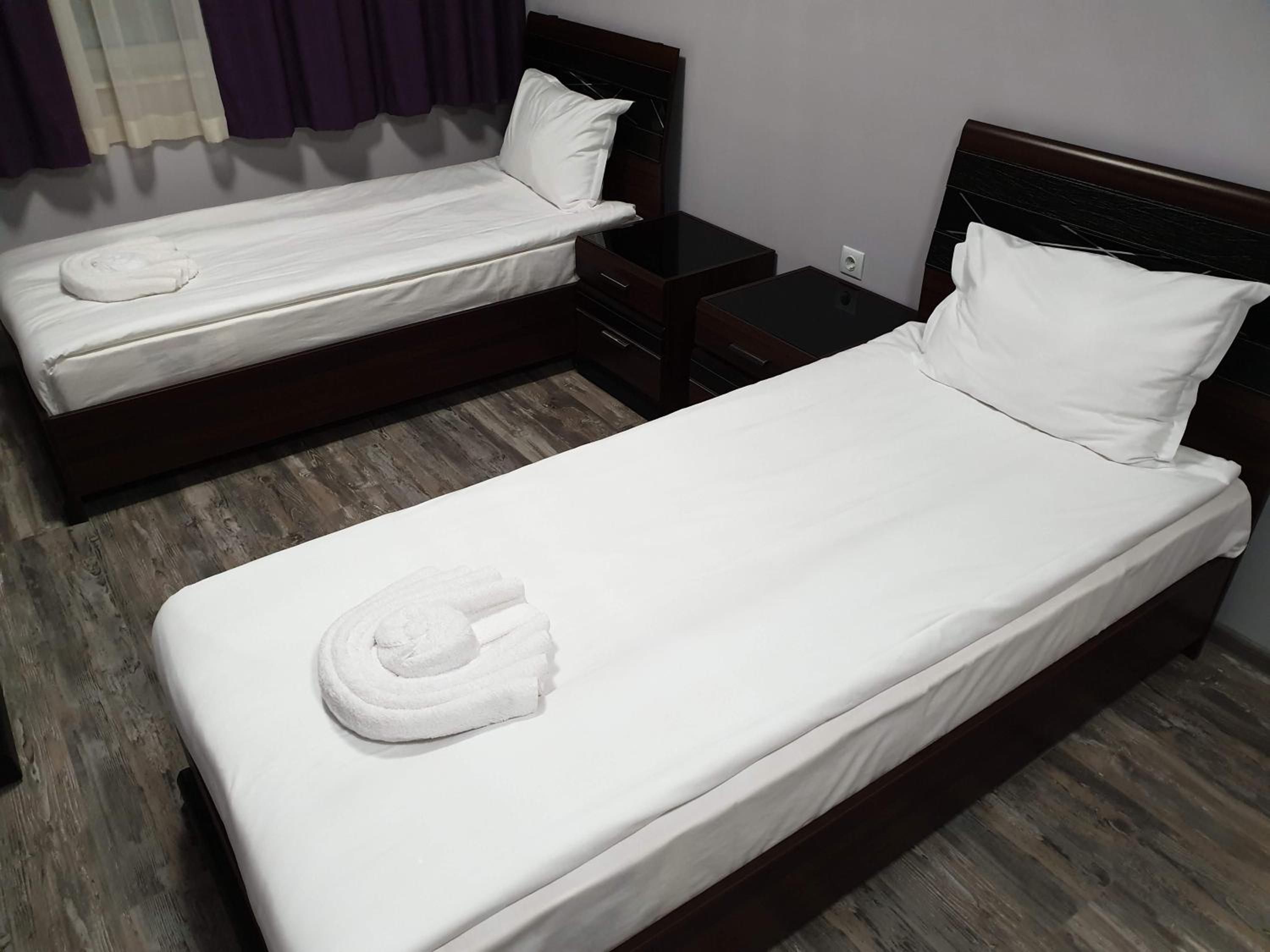 Twin Room - Photo 4