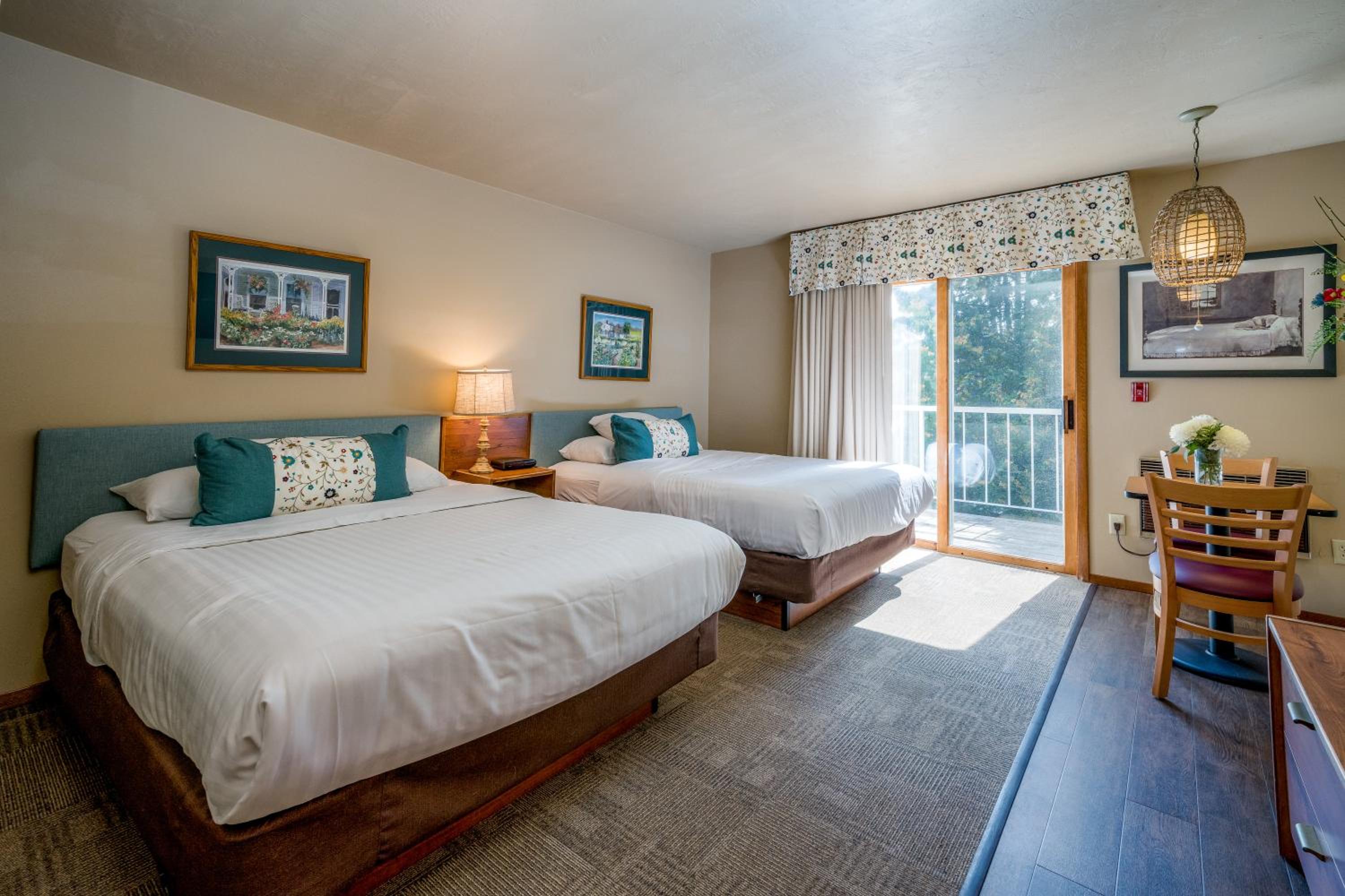 Queen Room with Two Queen Beds - Pet Friendly photo 1