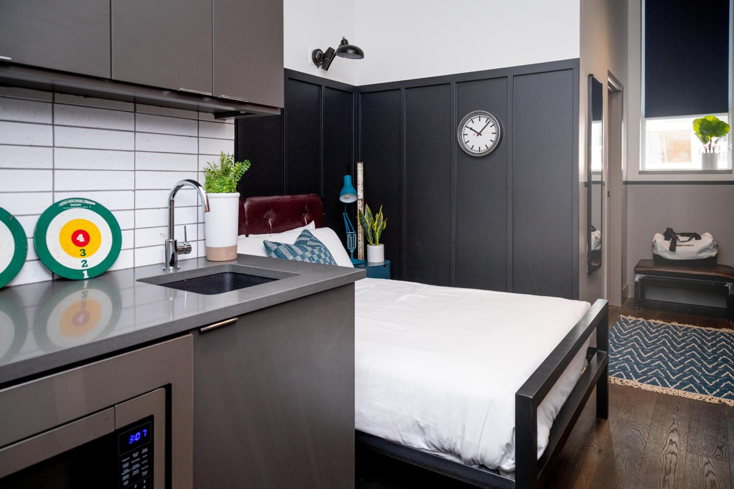 Deluxe Double Room With Kitchenette