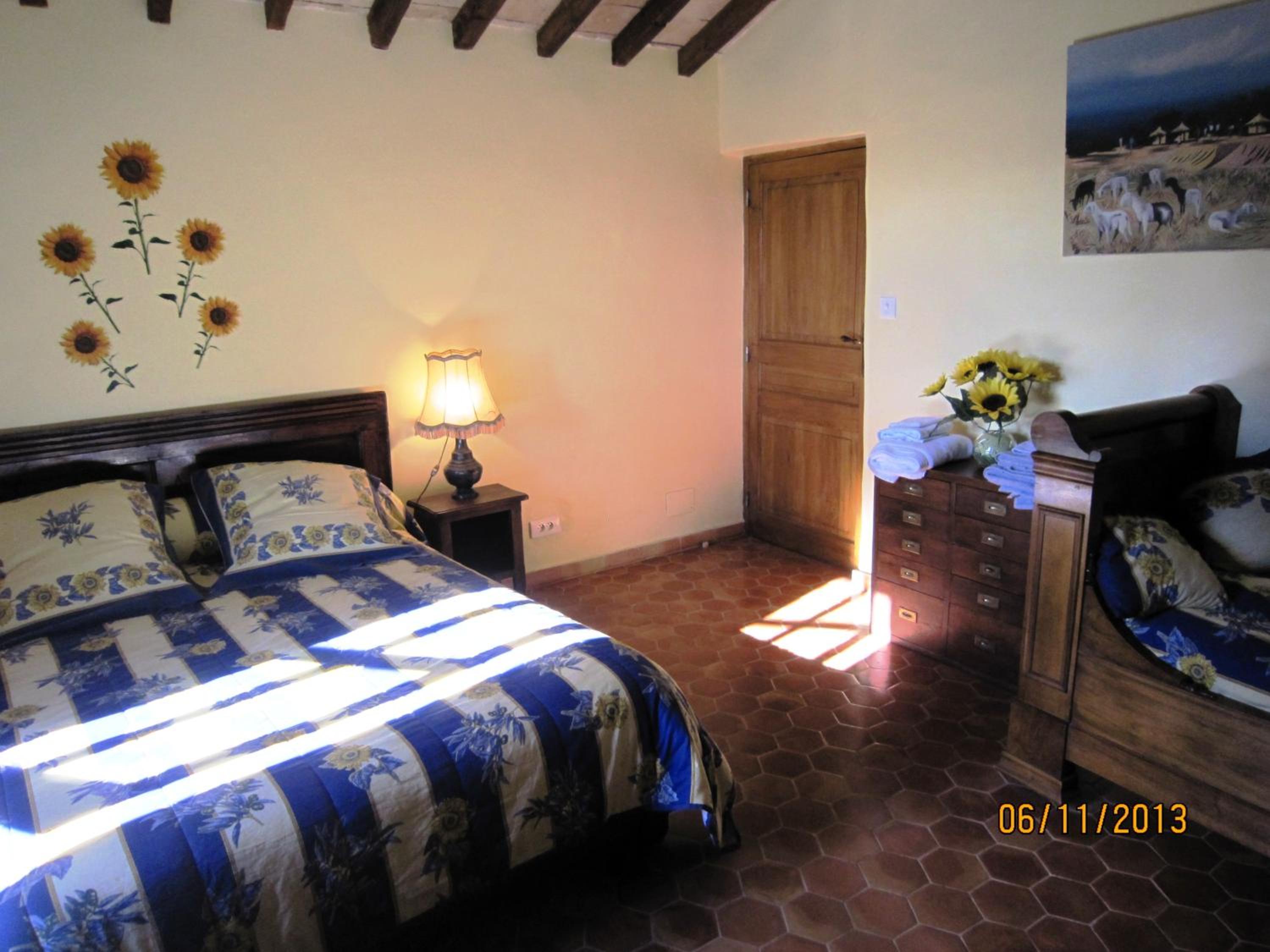 Triple Room with Exterior Bathroom (2 Adults + 1 Child)