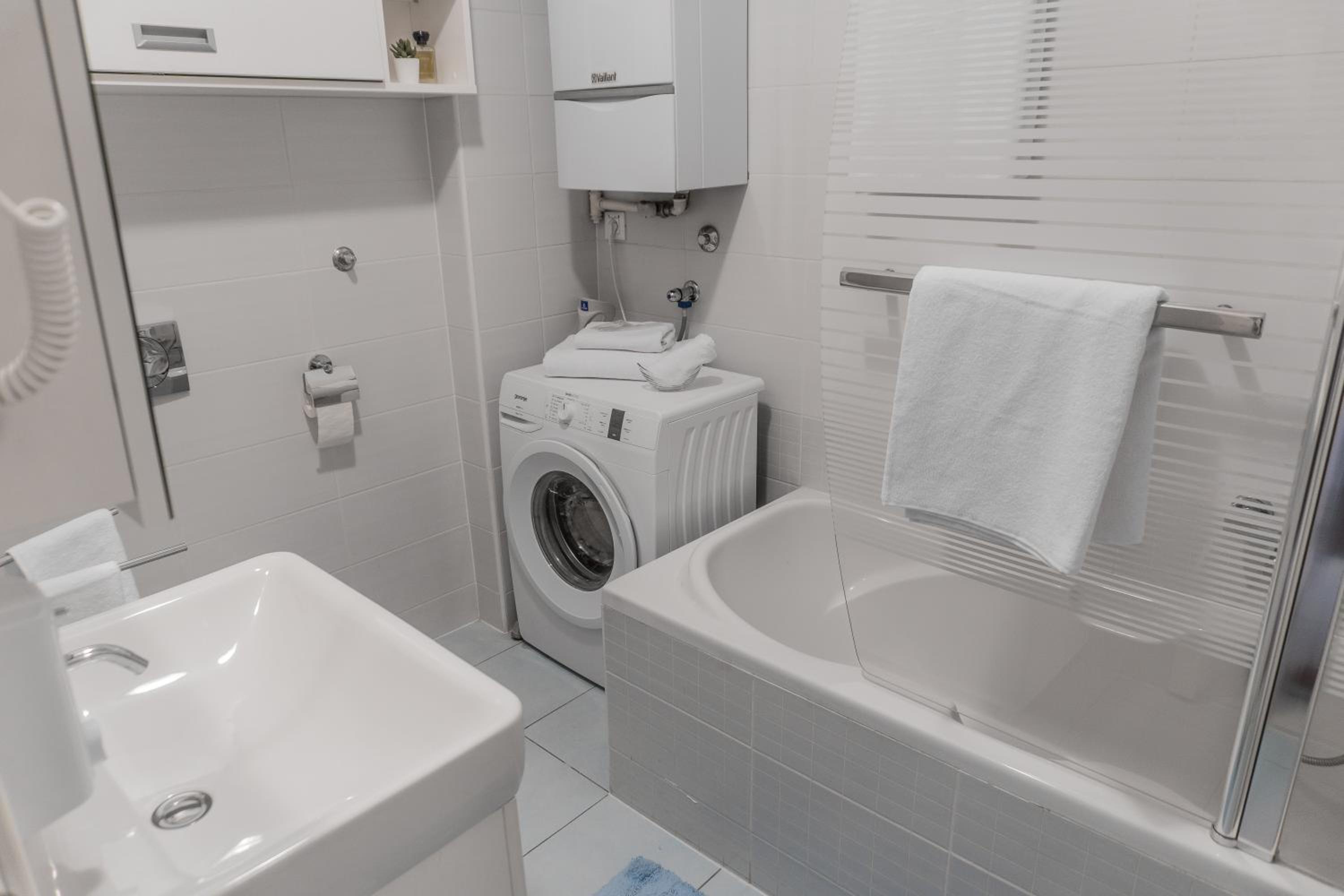 Studio Apartment - Photo 9